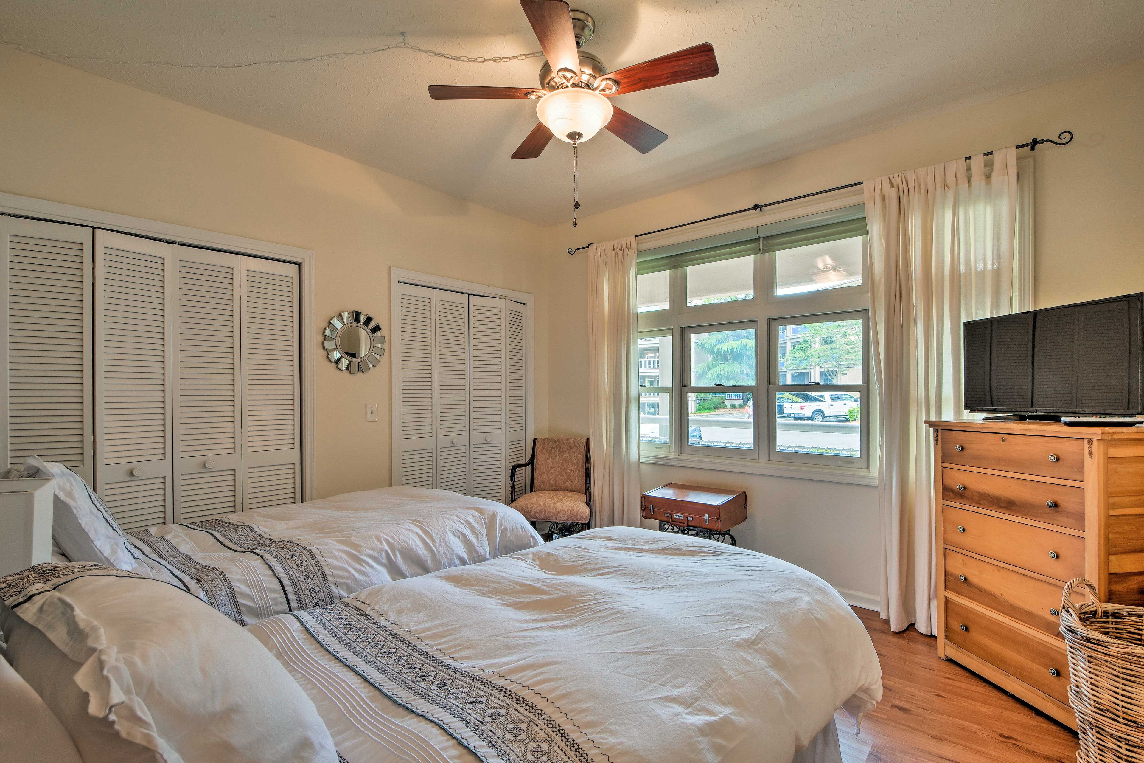Bedroom 2 | 2 Twin Beds