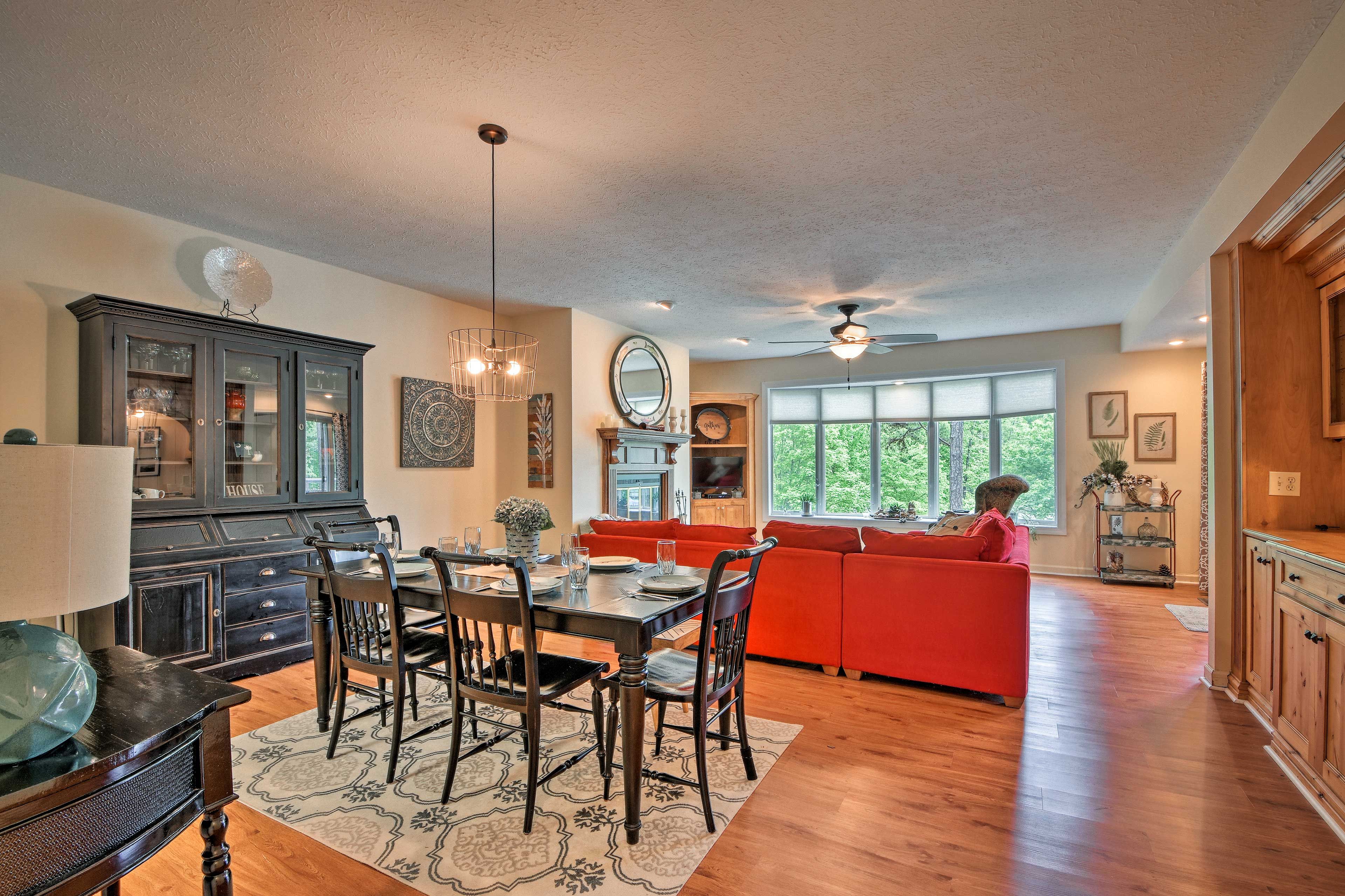 Dining Area | Dishware & Flatware