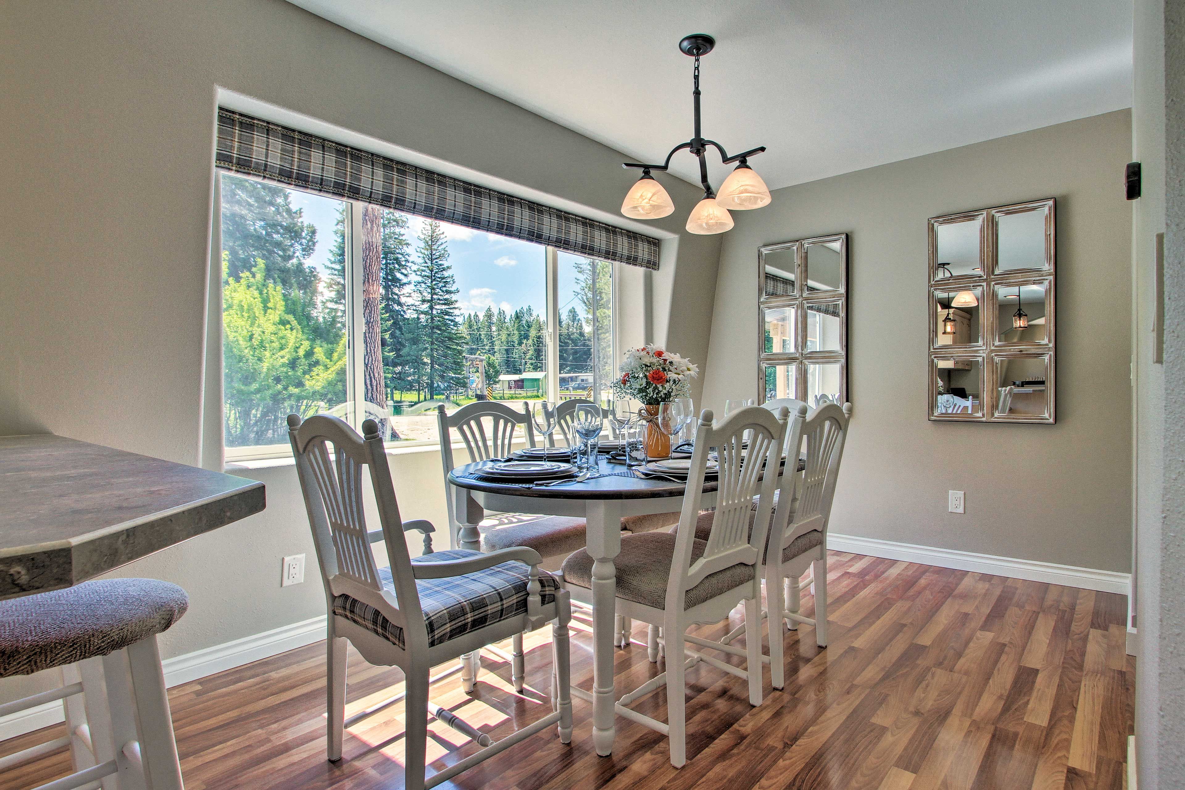 Dining Area | Dishware & Flatware