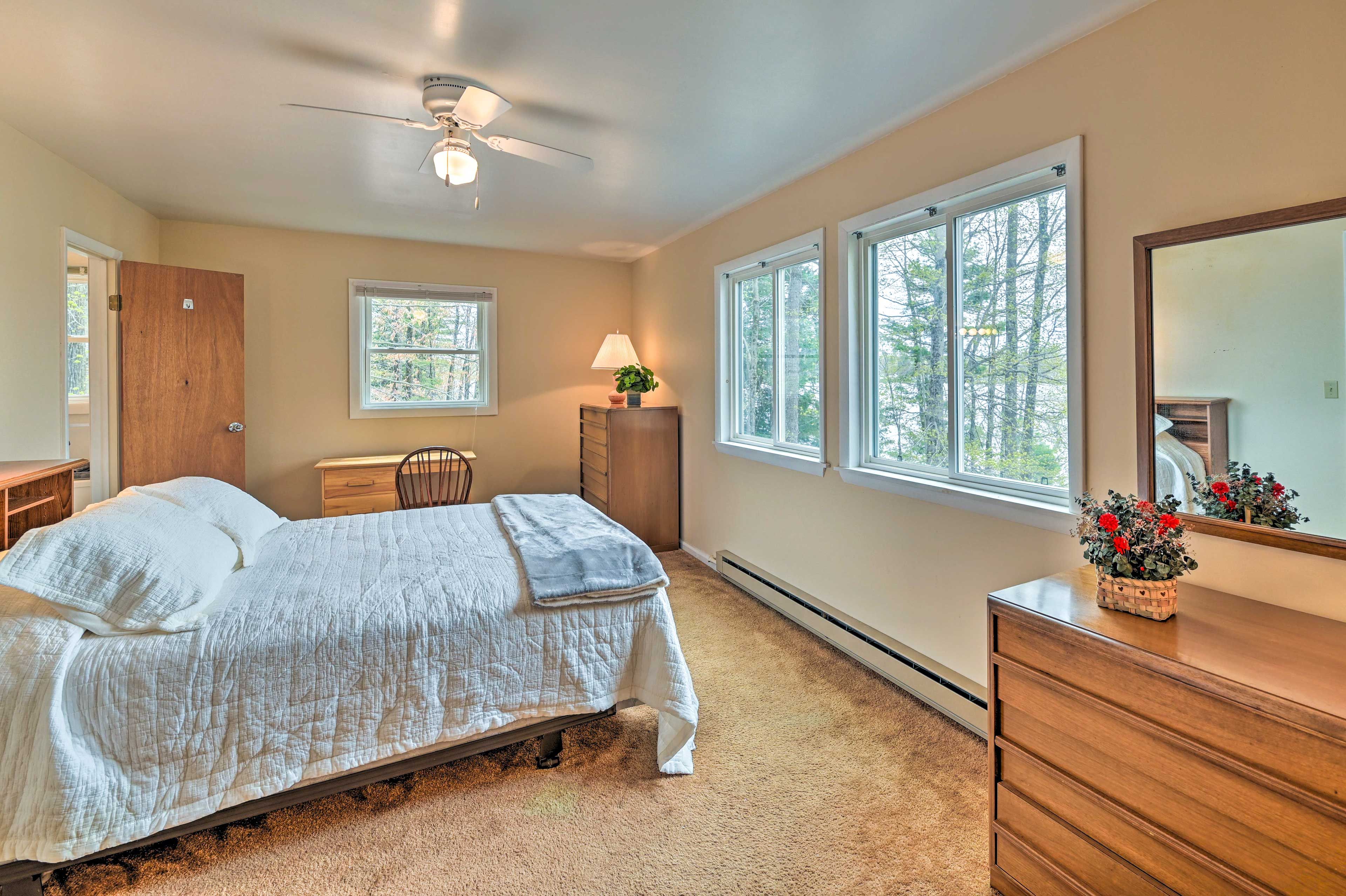 Bedroom 1 | Upper Level | Queen Bed