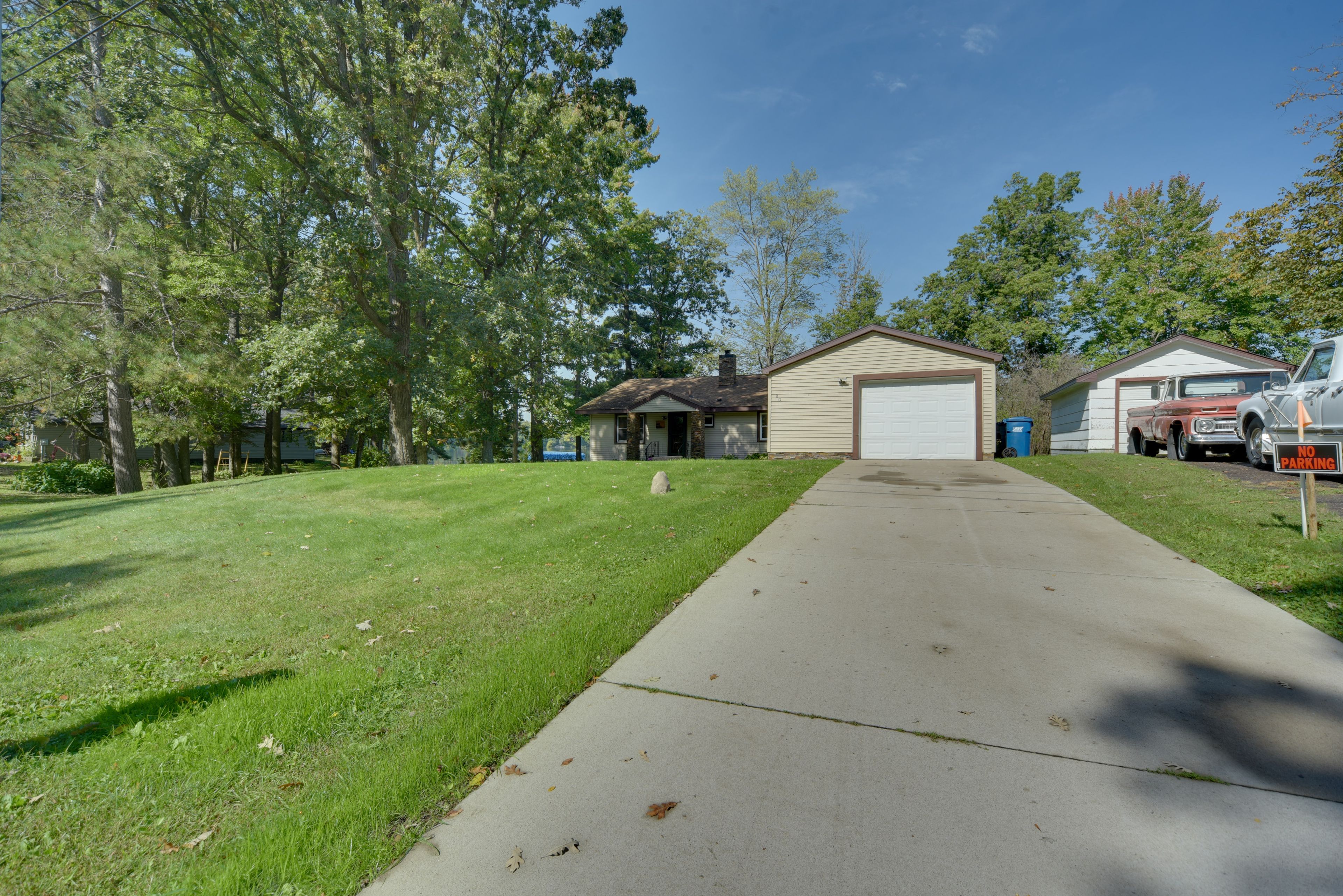 Parking | Driveway (2 Vehicles) | Trailer Parking