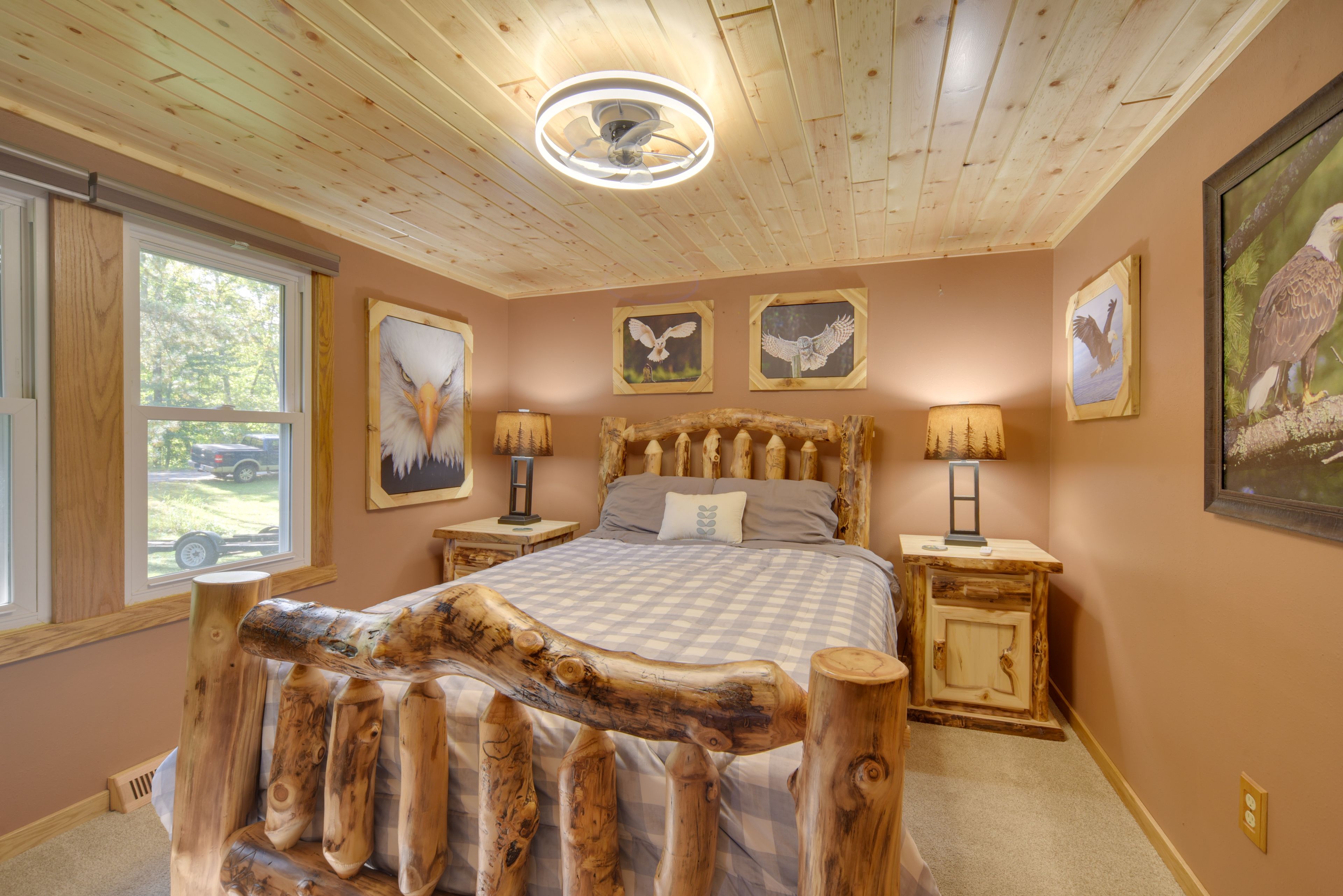 Bedroom 1 | Main Level | Queen Bed | Linens Provided