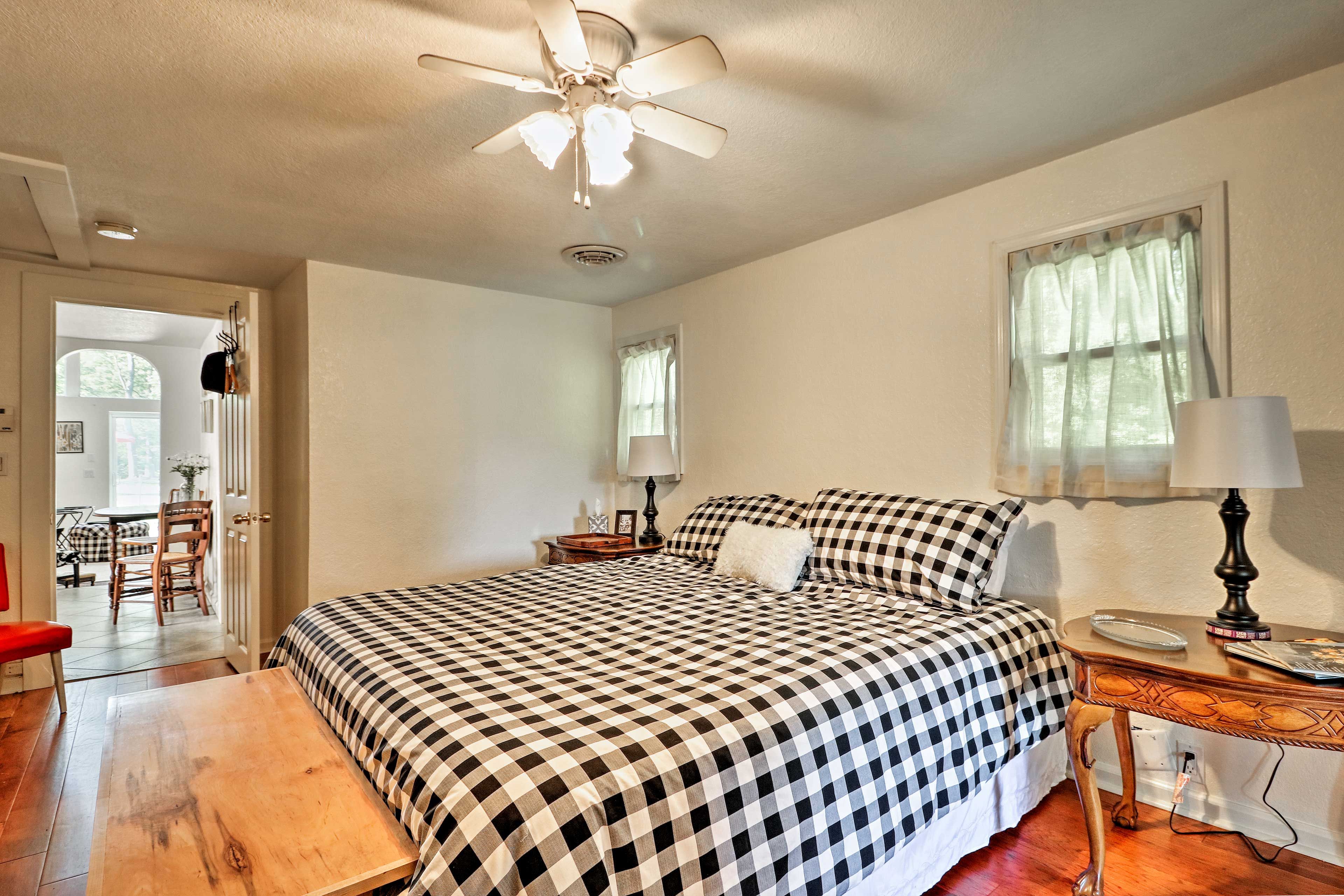 Bedroom 1 | King Bed | Linens Provided