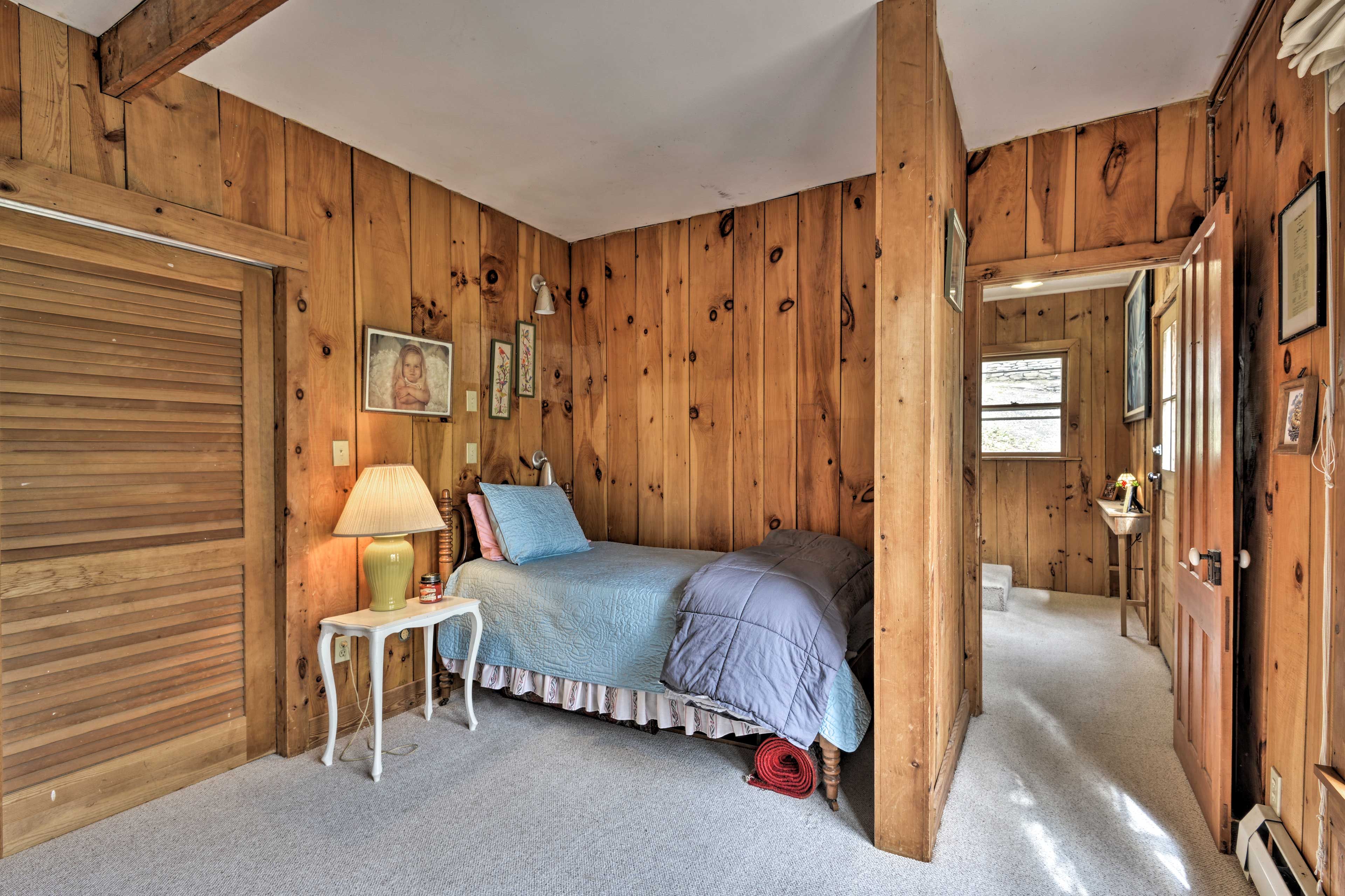 Bedroom 3 | Twin Bed