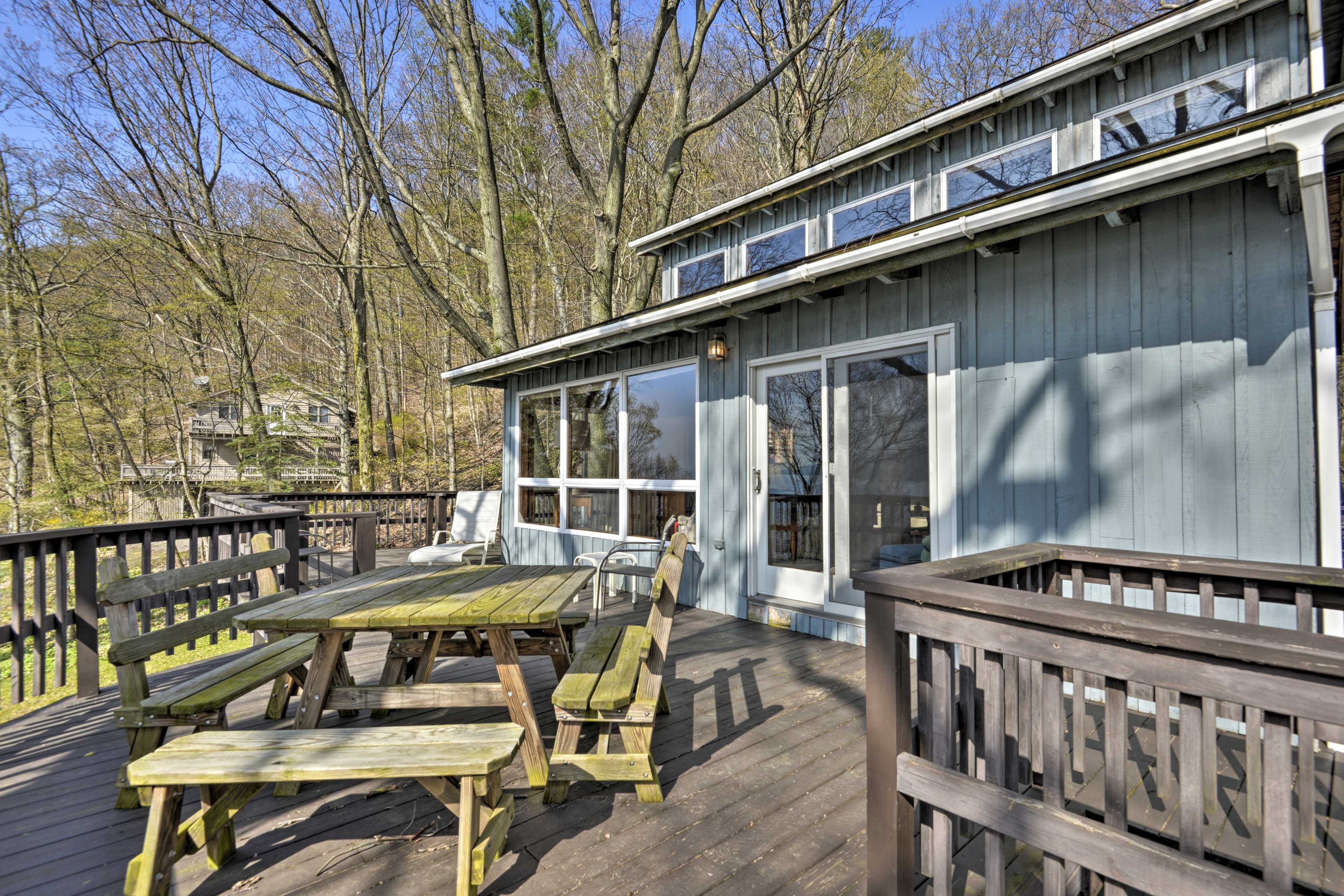 Furnished Deck | Outdoor Dining | Gas Grill
