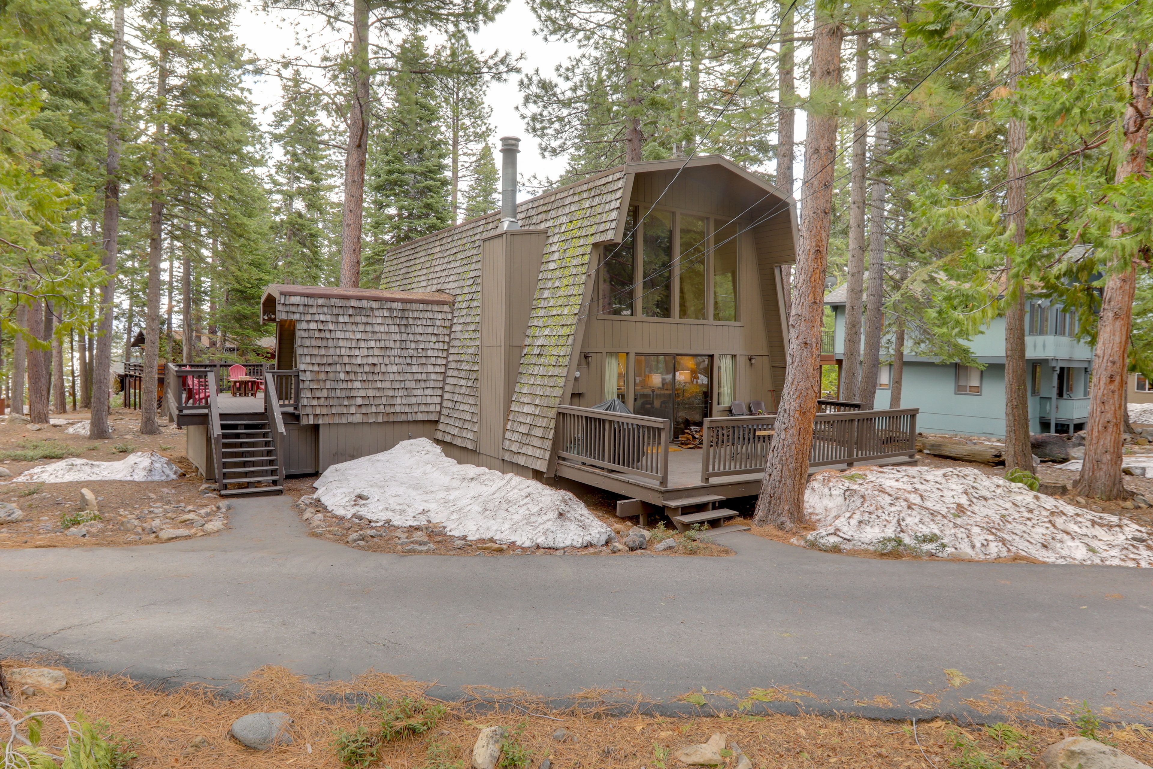 Parking | Driveway (3 Vehicles)