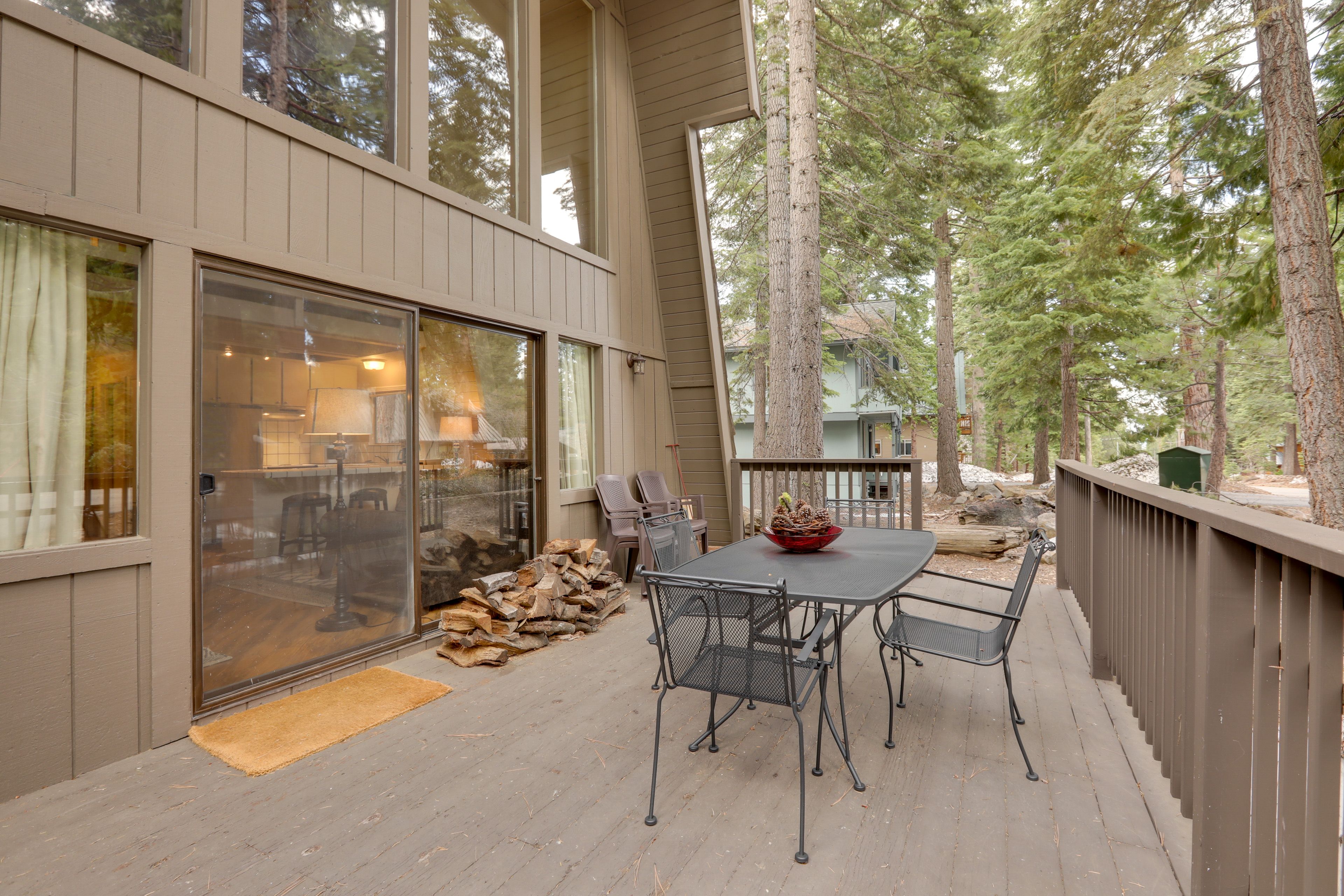 Furnished Deck | Outdoor Dining | Grill