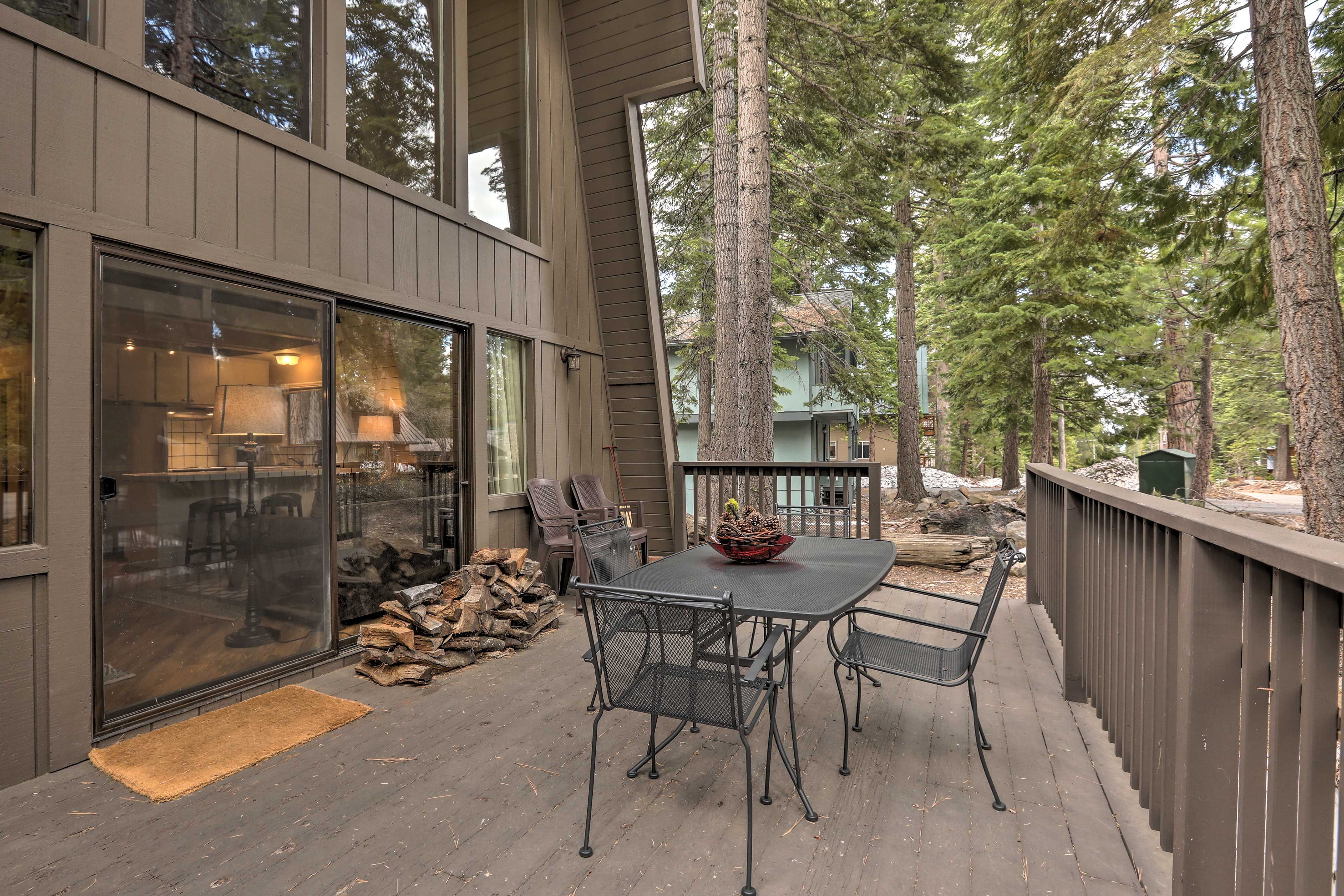 Furnished Deck | Outdoor Dining | Grill
