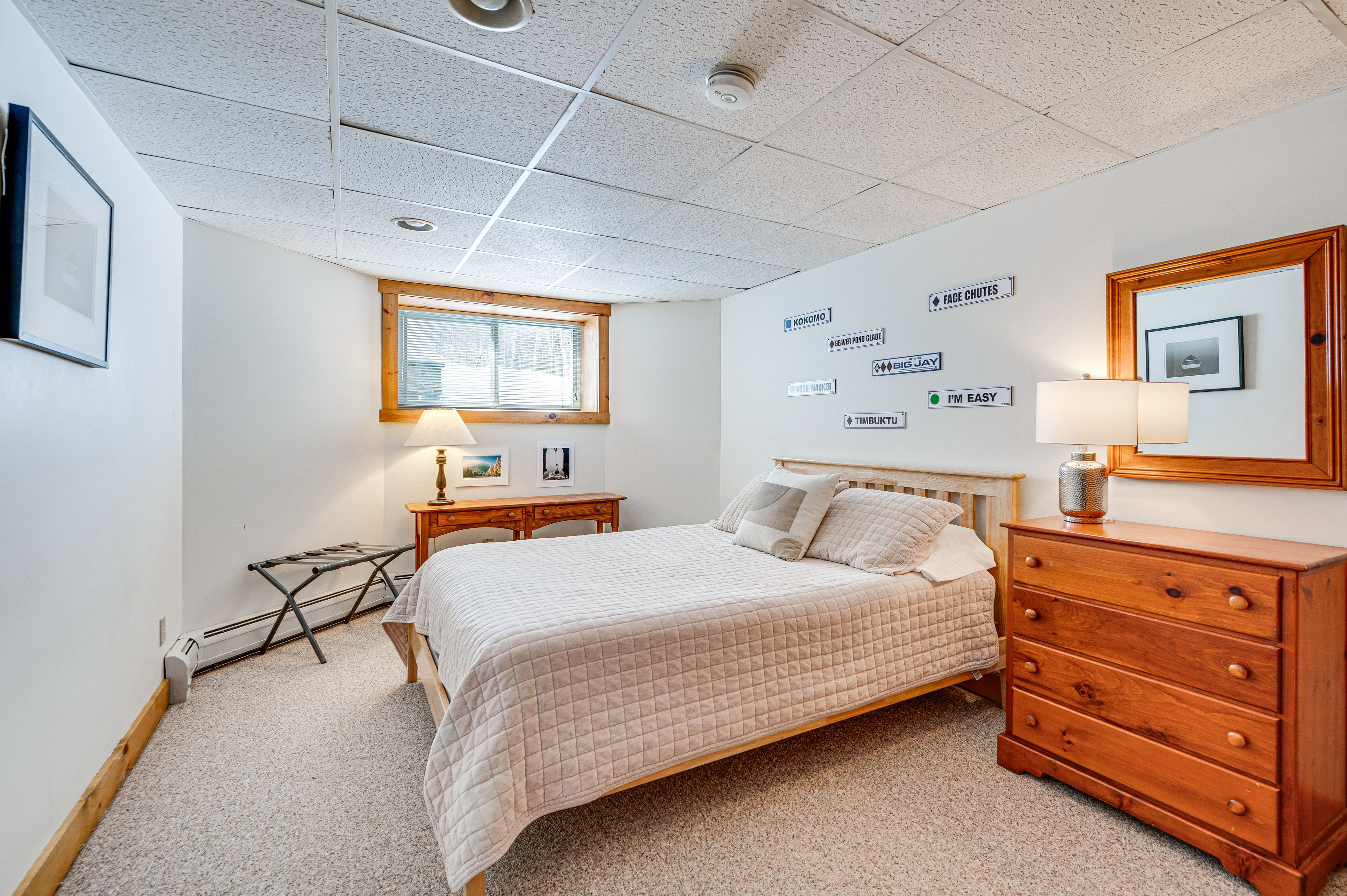 Bedroom 4 | Queen Bed