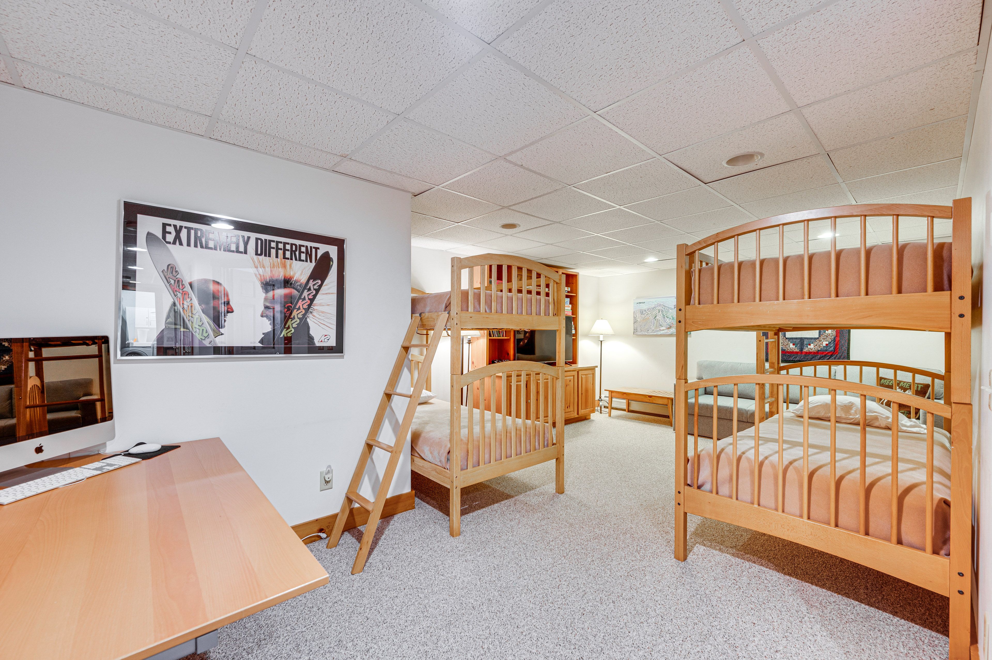 Bonus Room | 2 Twin Bunk Beds
