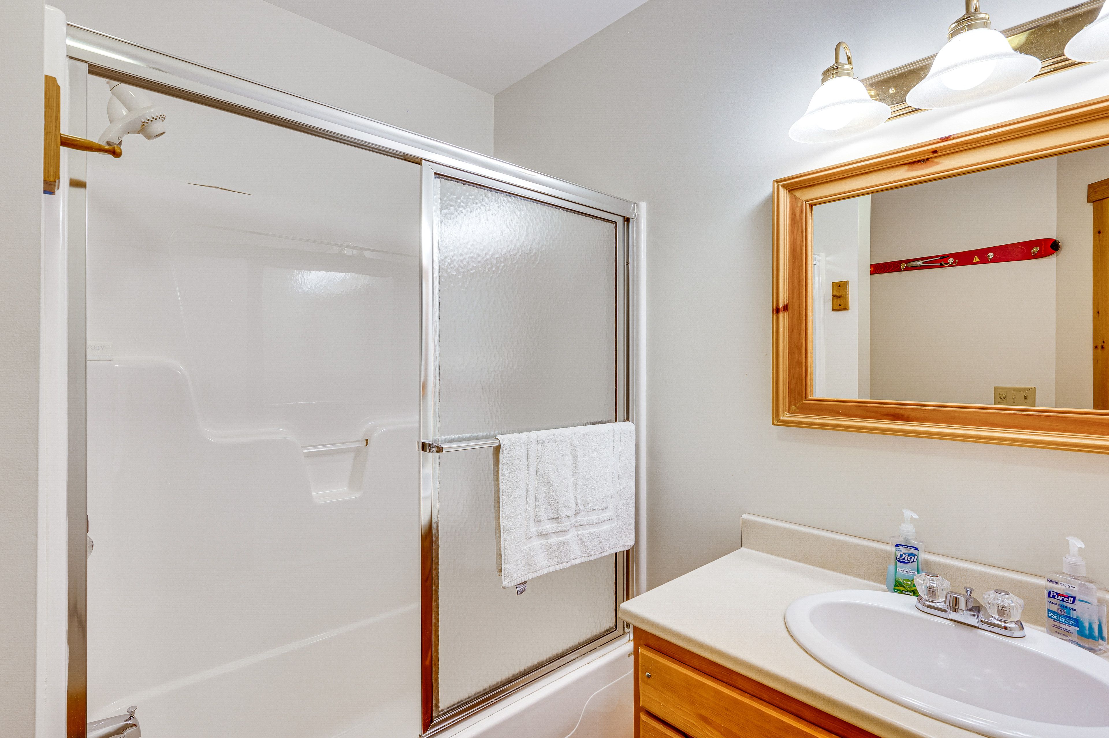 Full Bathroom | Towels & Linens Provided