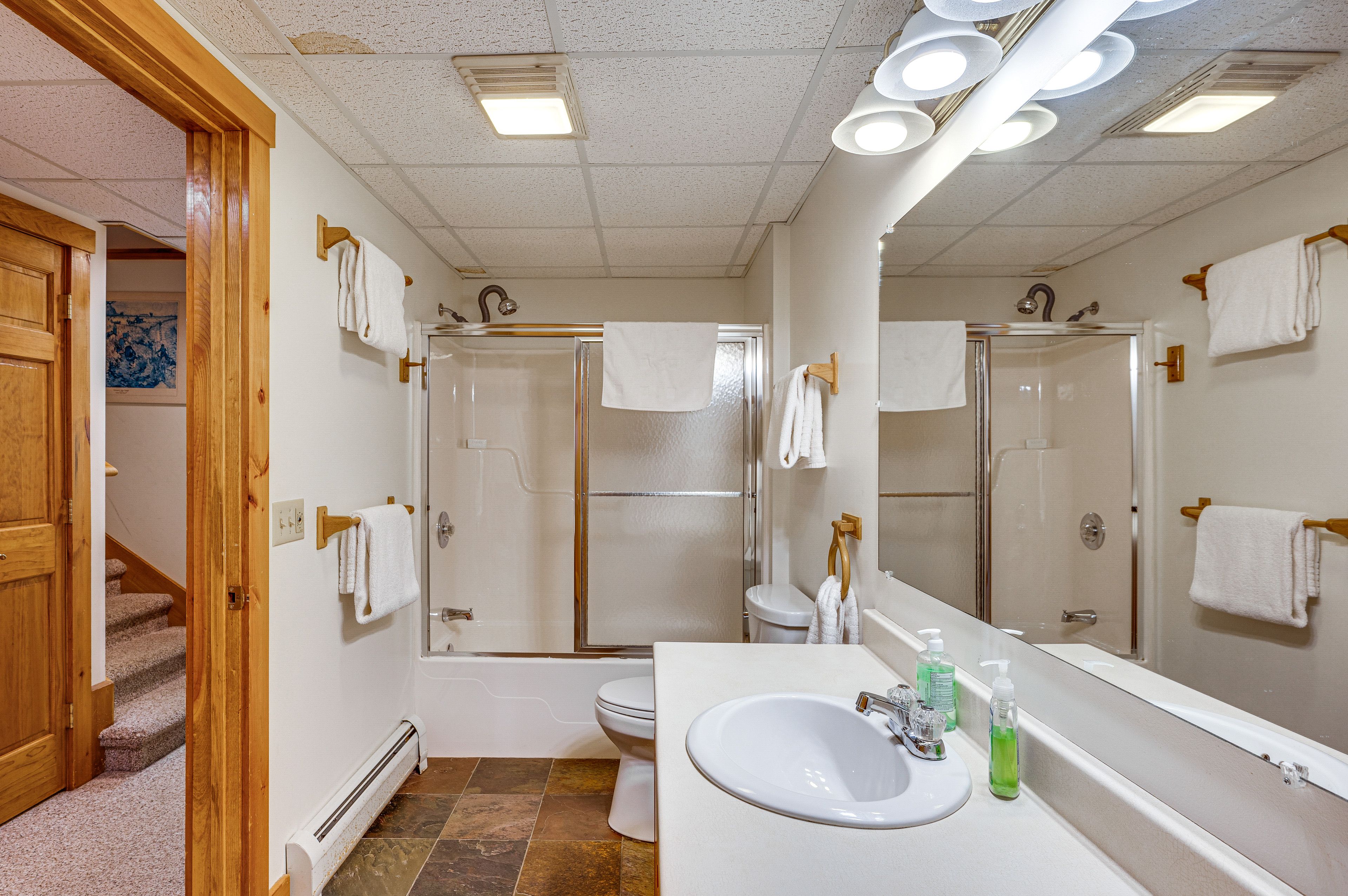 Full Bathroom