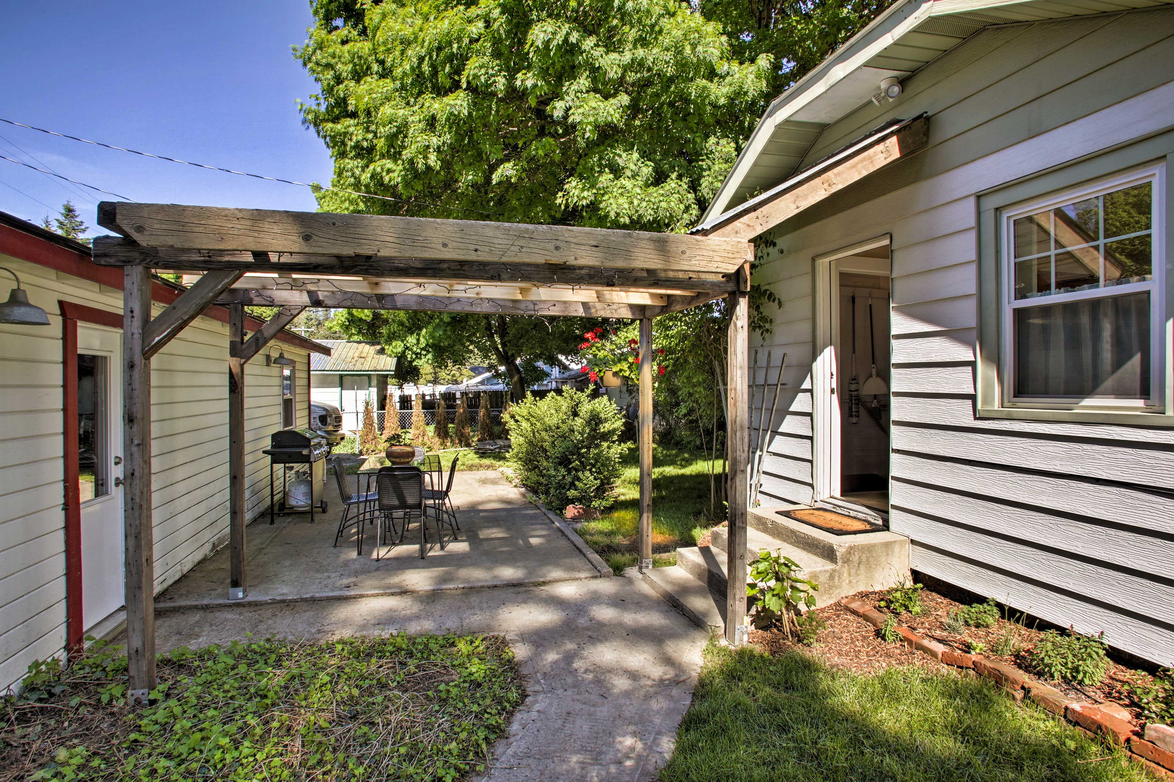 Enjoy an evening on the patio while feasting on BBQ favorites.