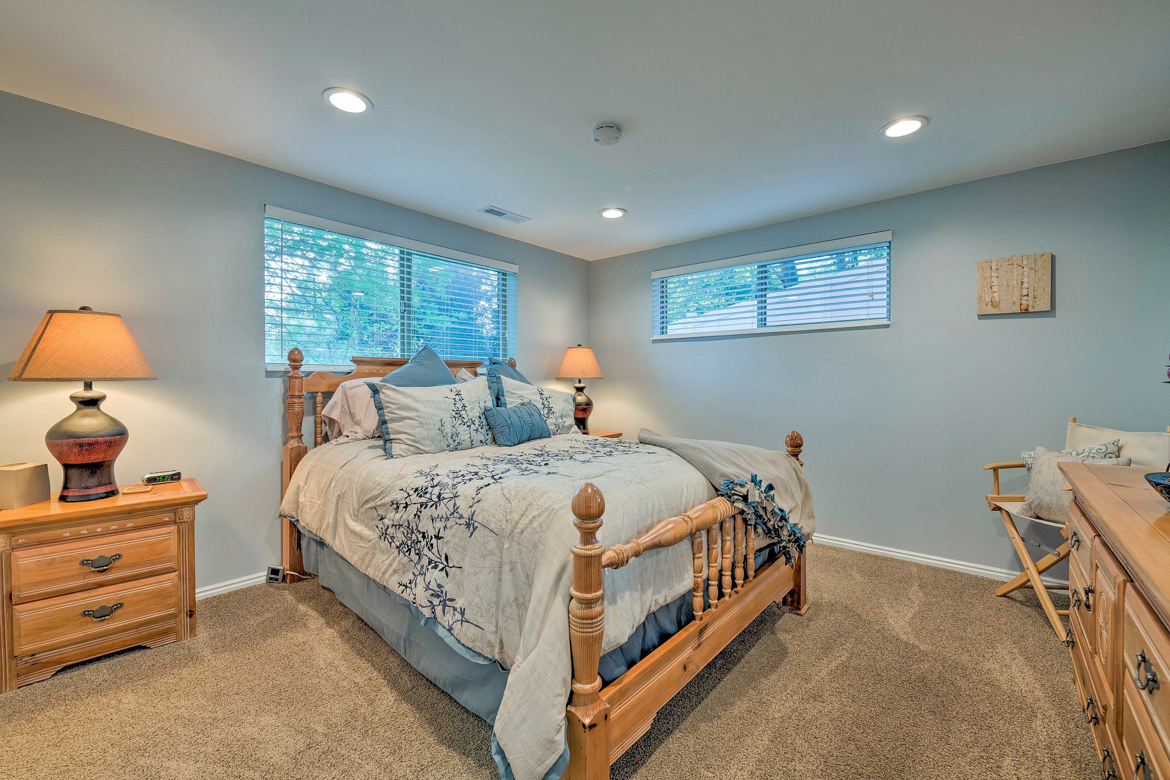 Bedroom 2 | Queen Bed