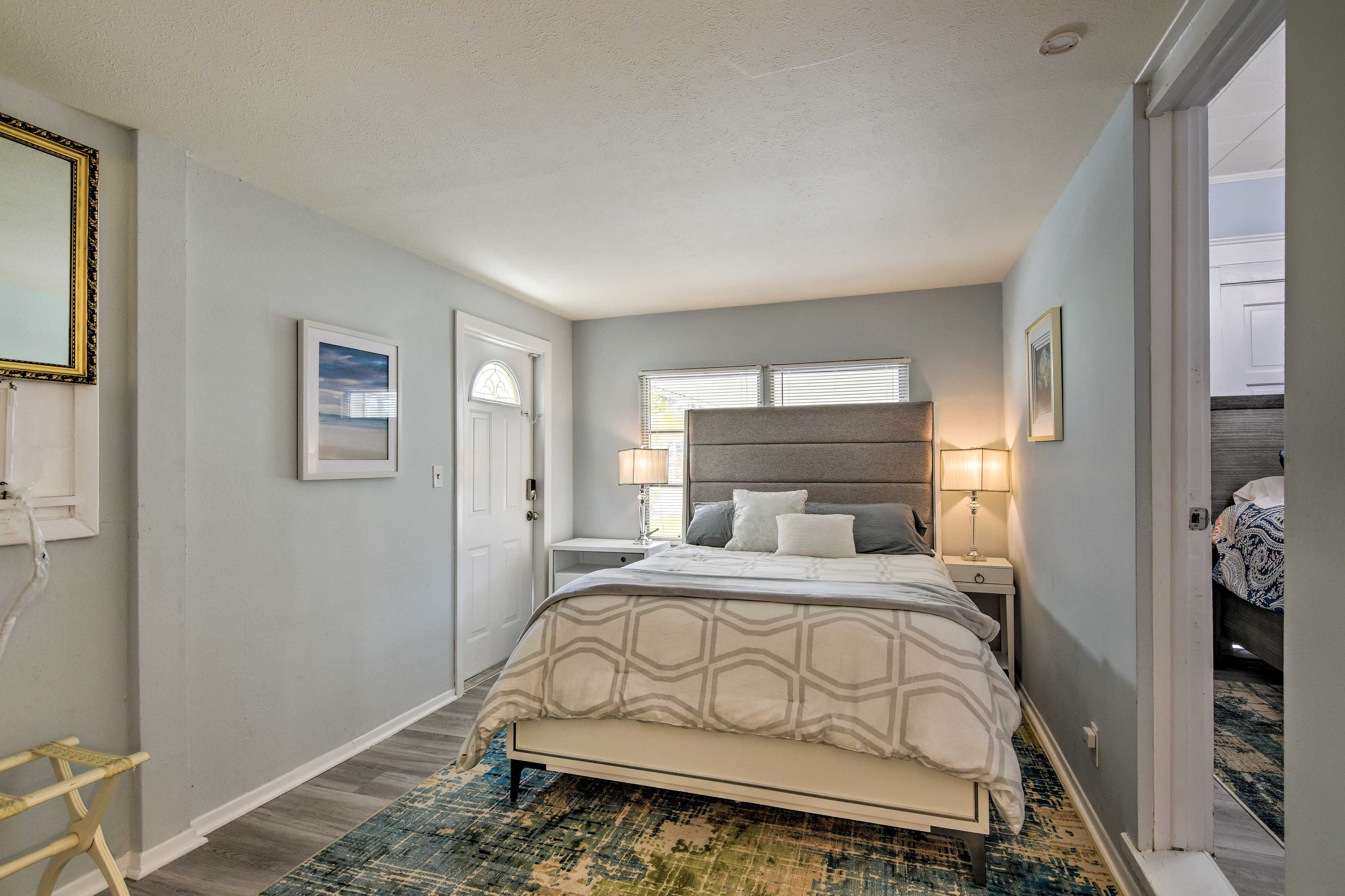 A queen bed completes this room.