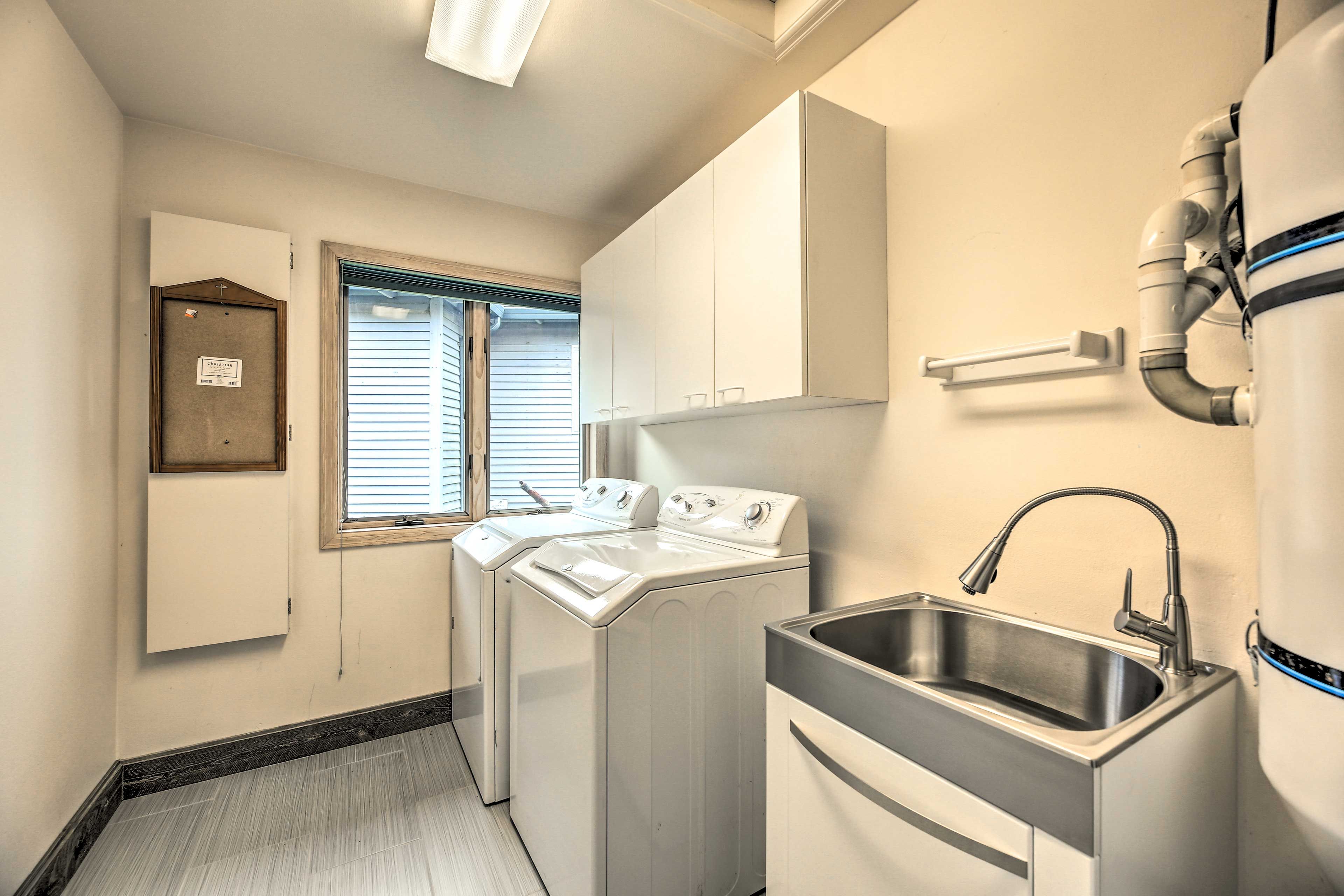 Laundry Room | Washer & Dryer