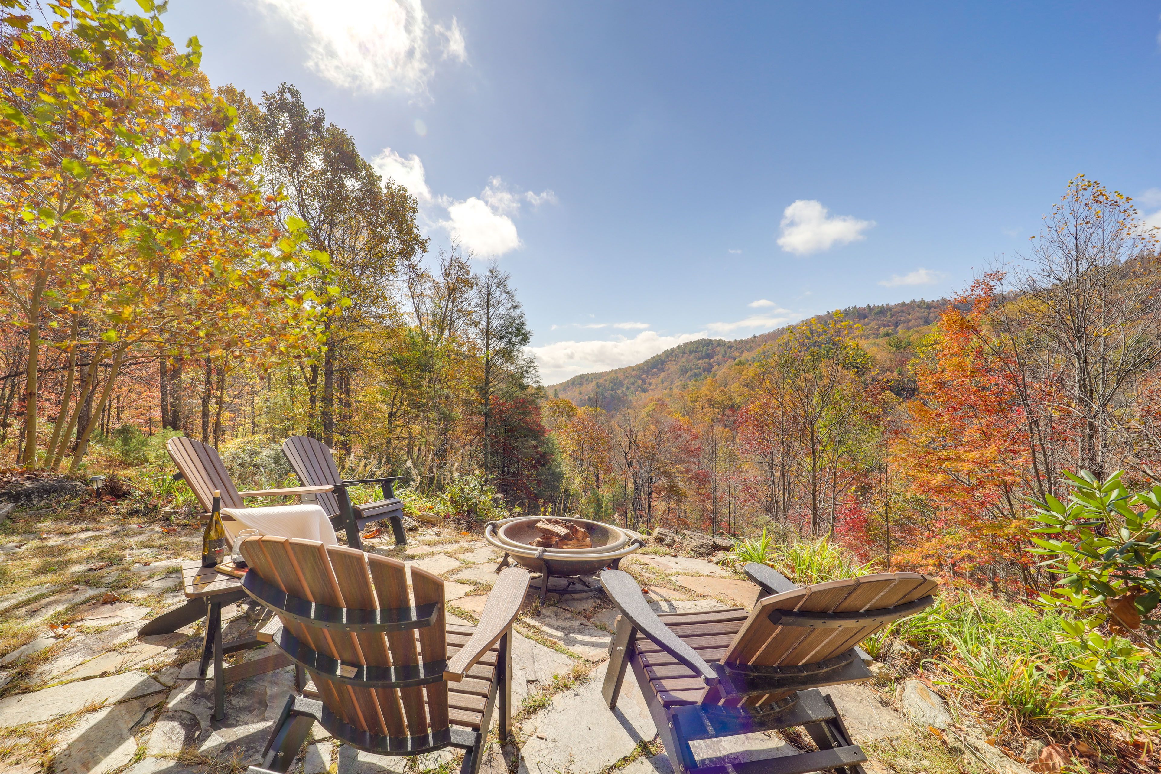 Lenoir Vacation Rental | 2BR | 1BA | 1,000 Sq Ft | Stairs Required