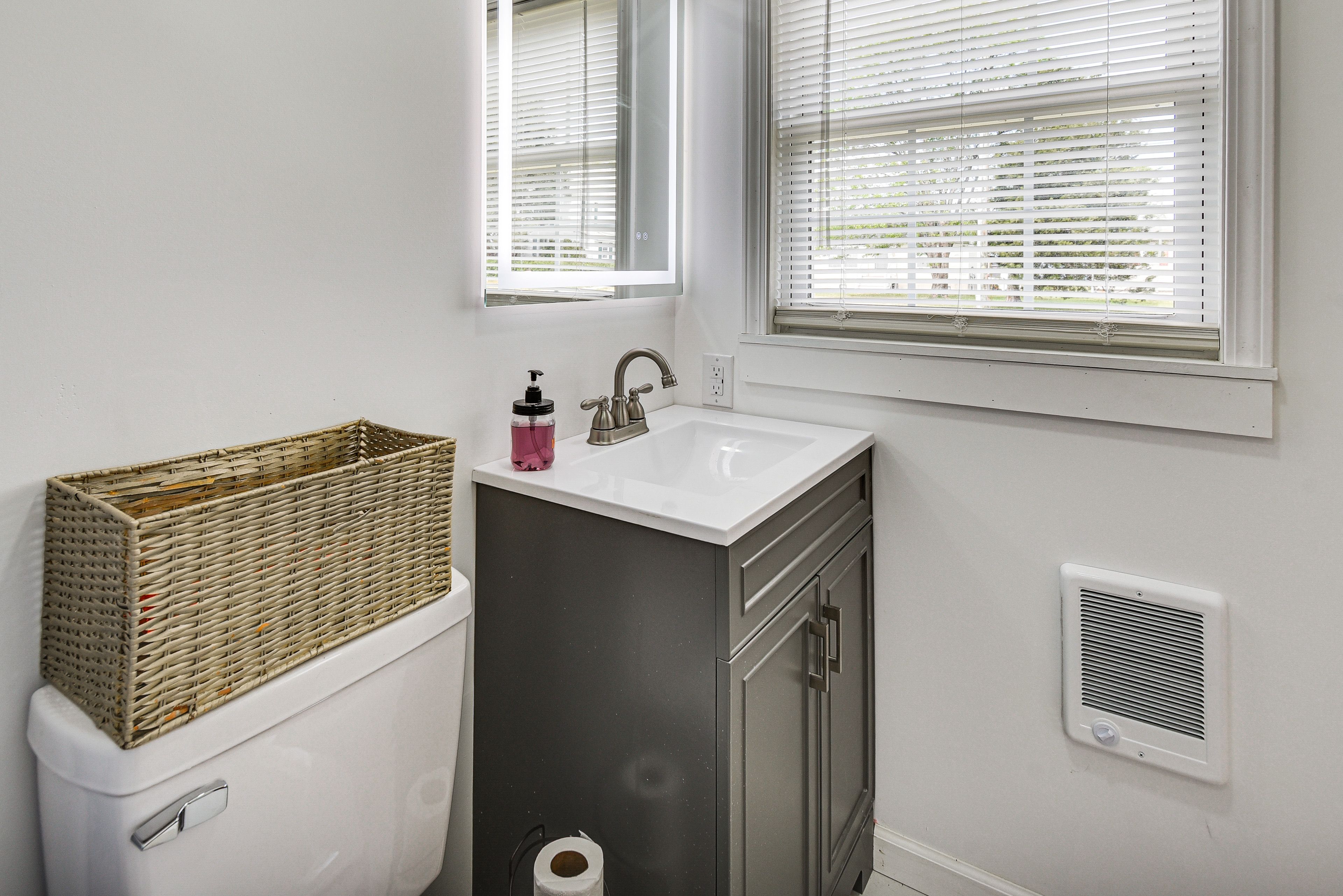 En-Suite Bathroom | Towels Provided