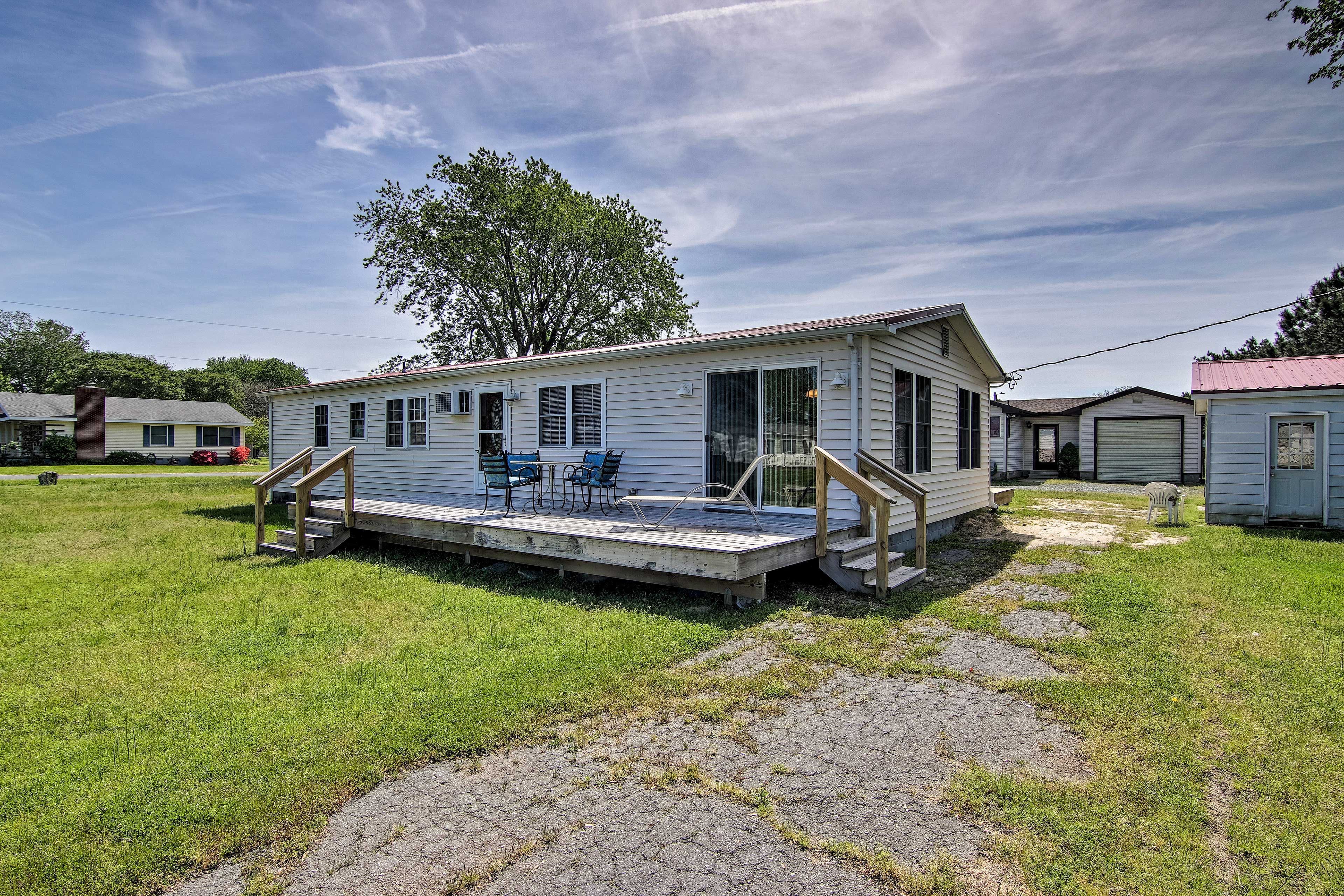 Parking | Driveway (2 Vehicles) | RV Parking Available