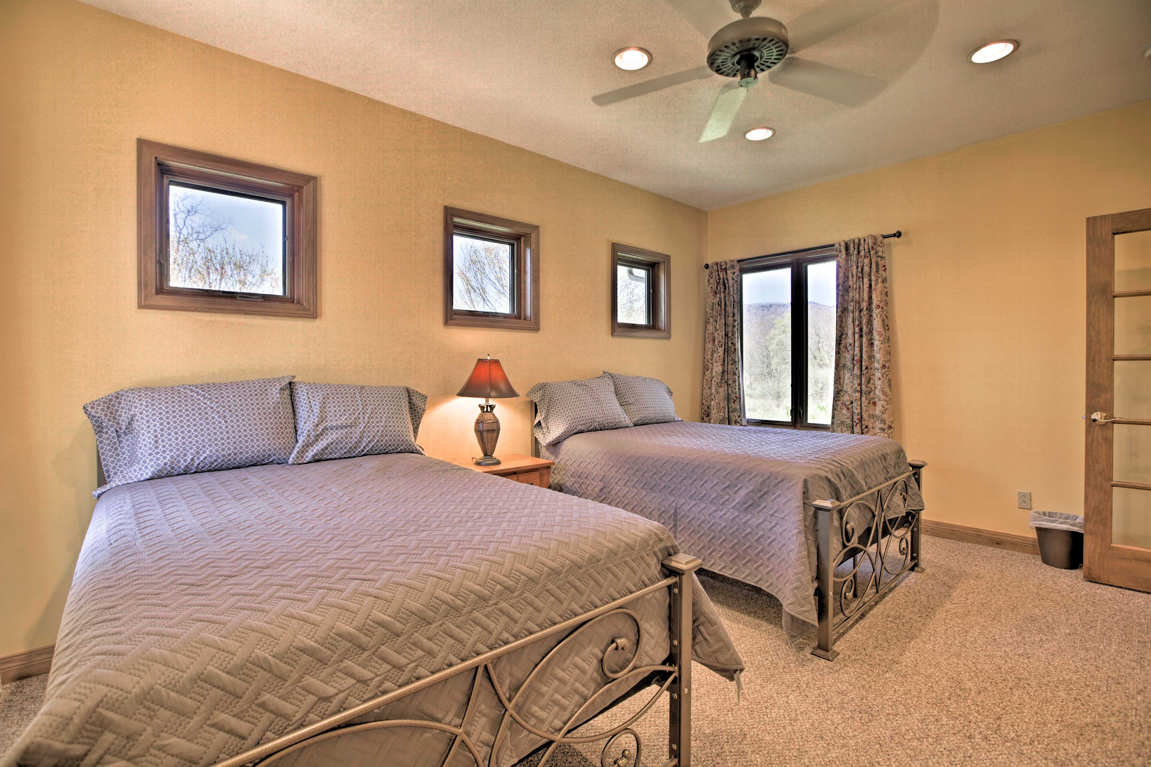 Bedroom 2 | 2 Queen Beds