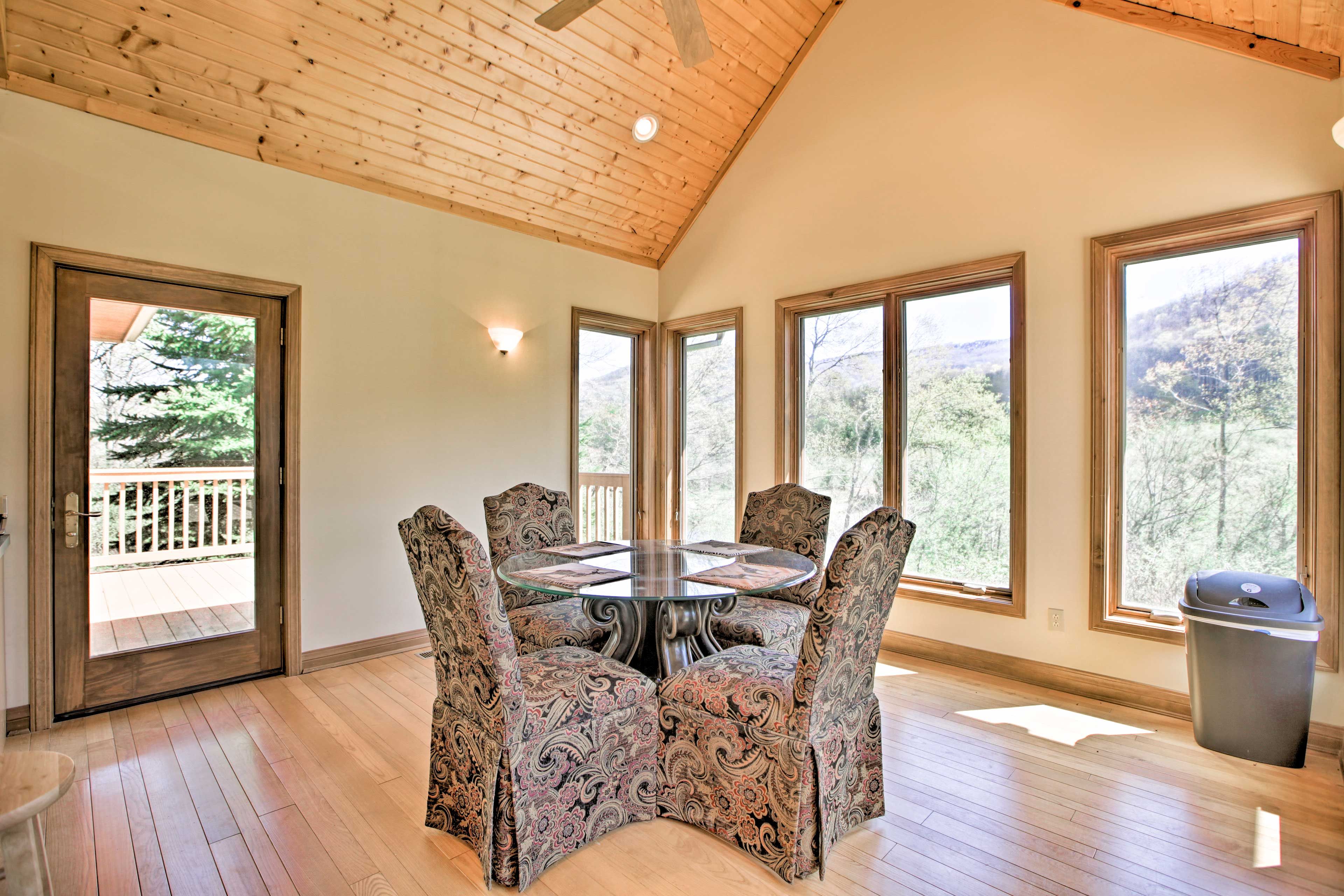 Dining Space | Dishware/Flatware