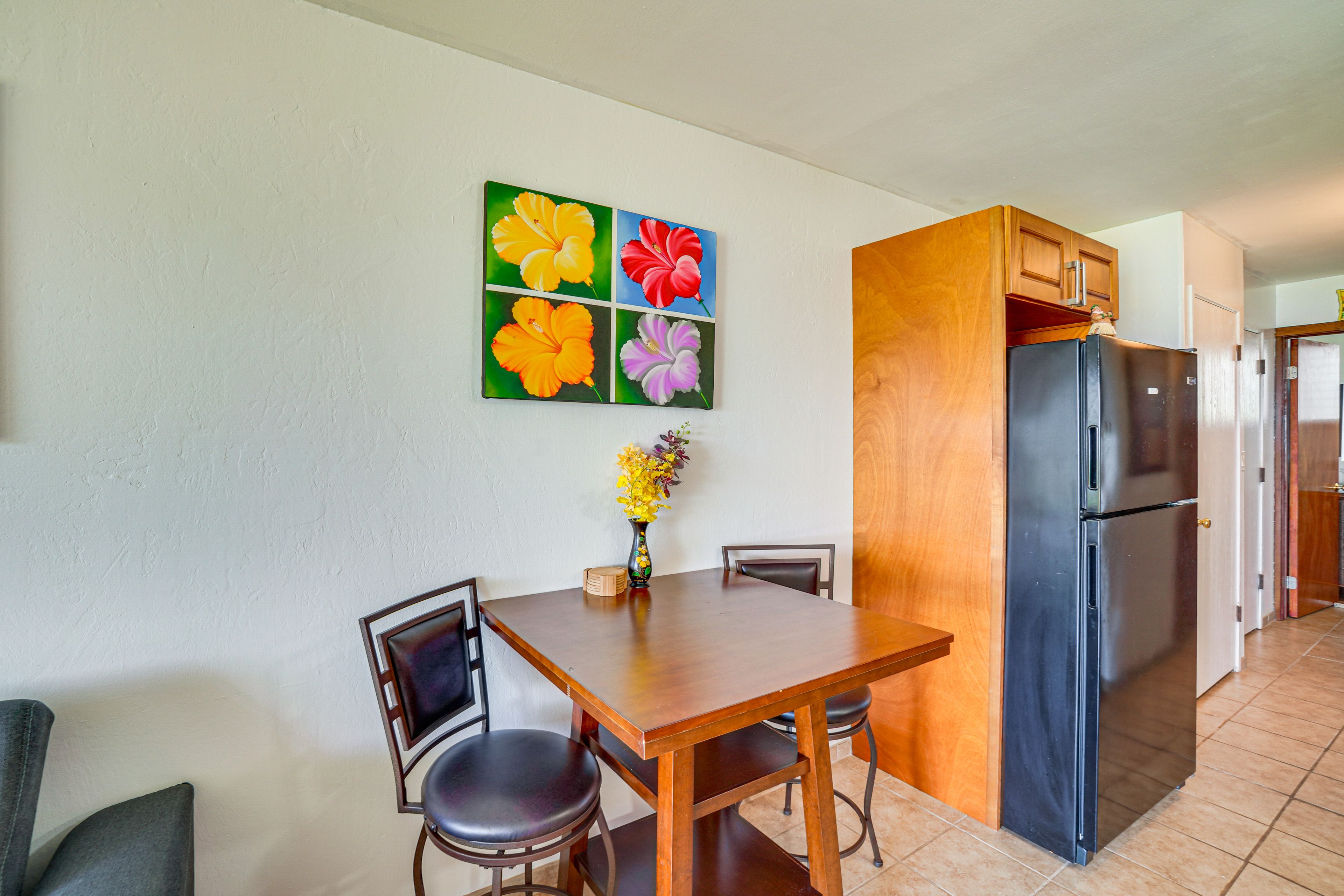 Dining Area | Dining Table | Dishware/Flatware