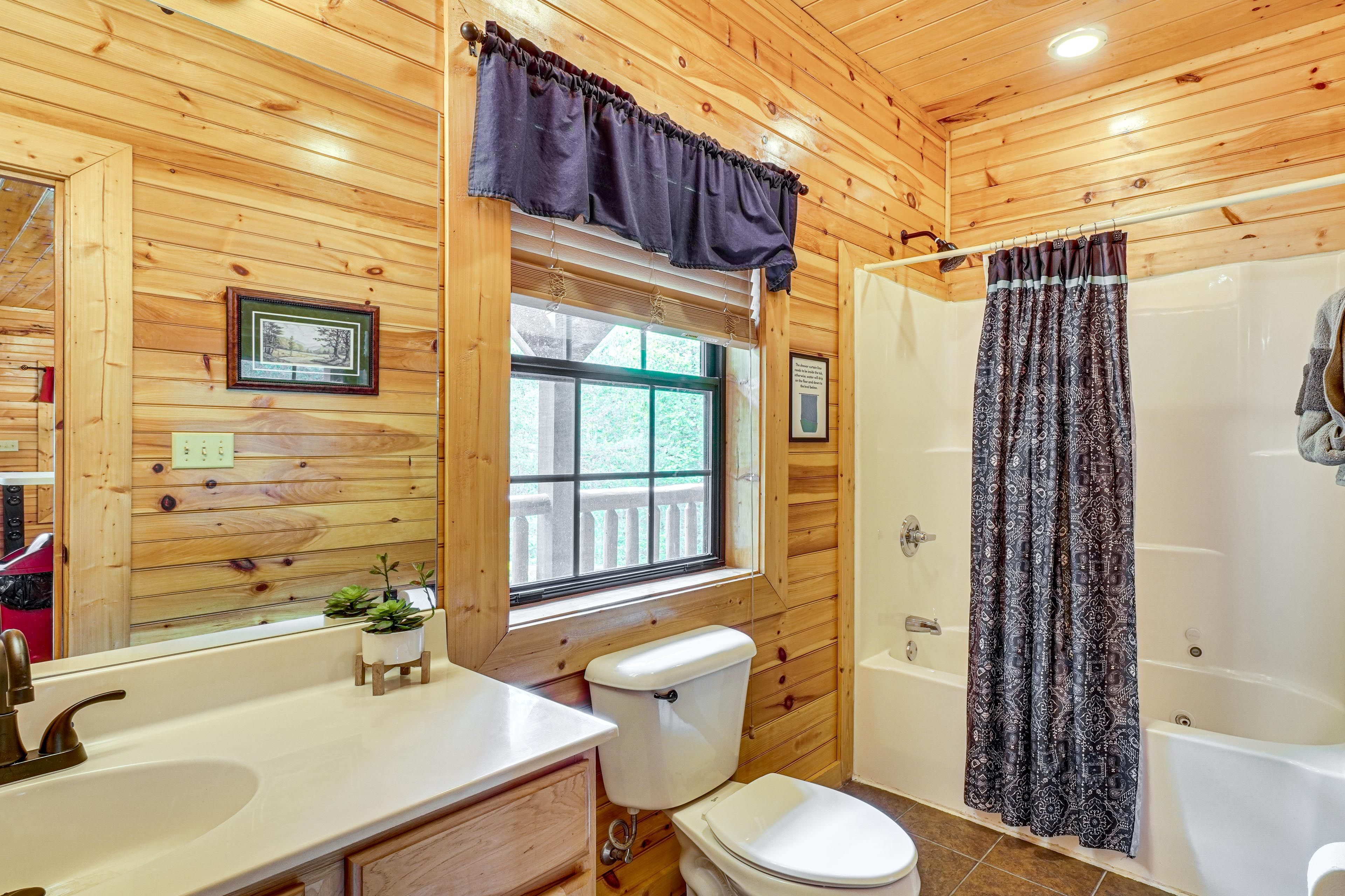 En-Suite Bathroom