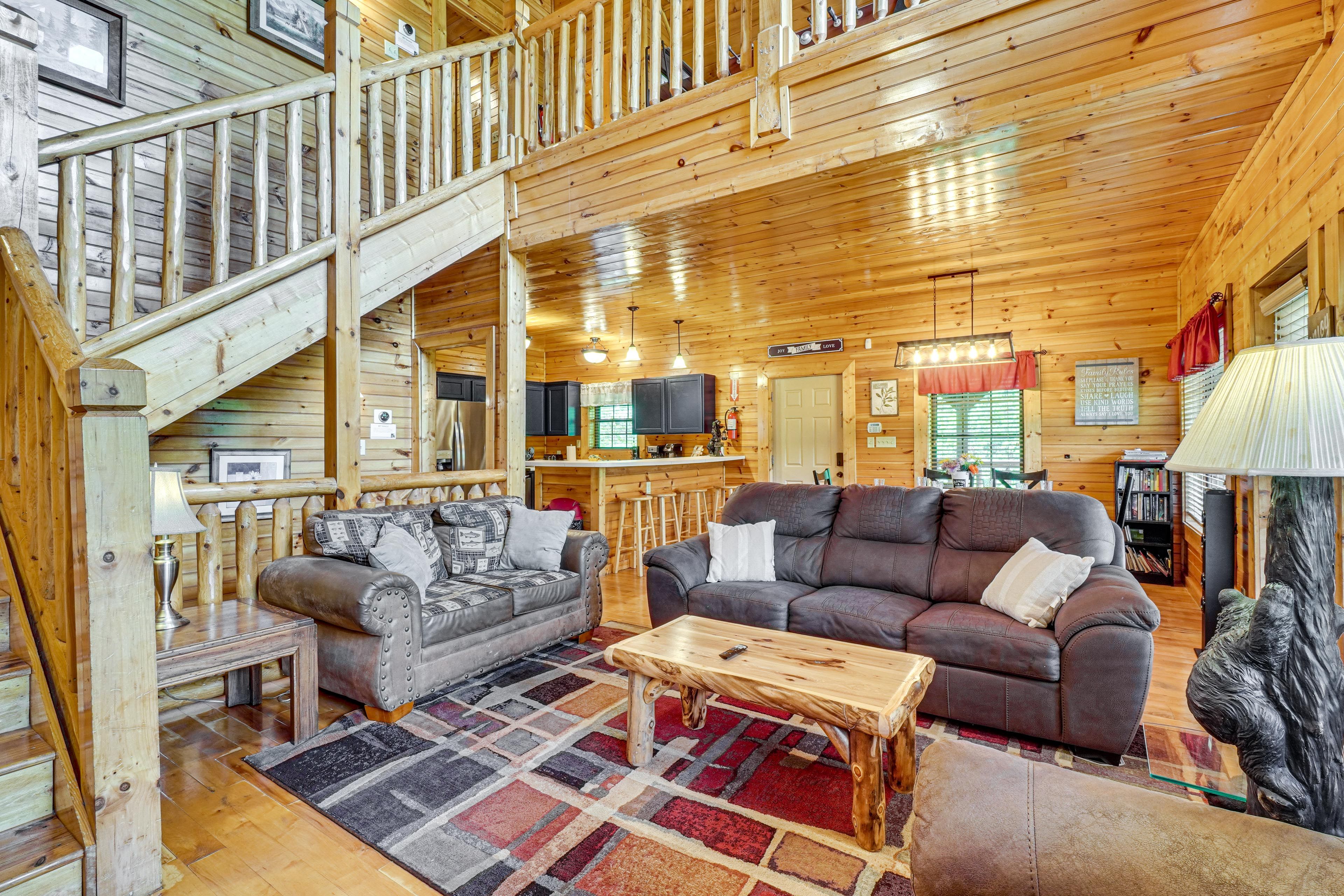 Living Room | Sleeper Sofa | Gas Fireplace | Smart TV | Free WiFi