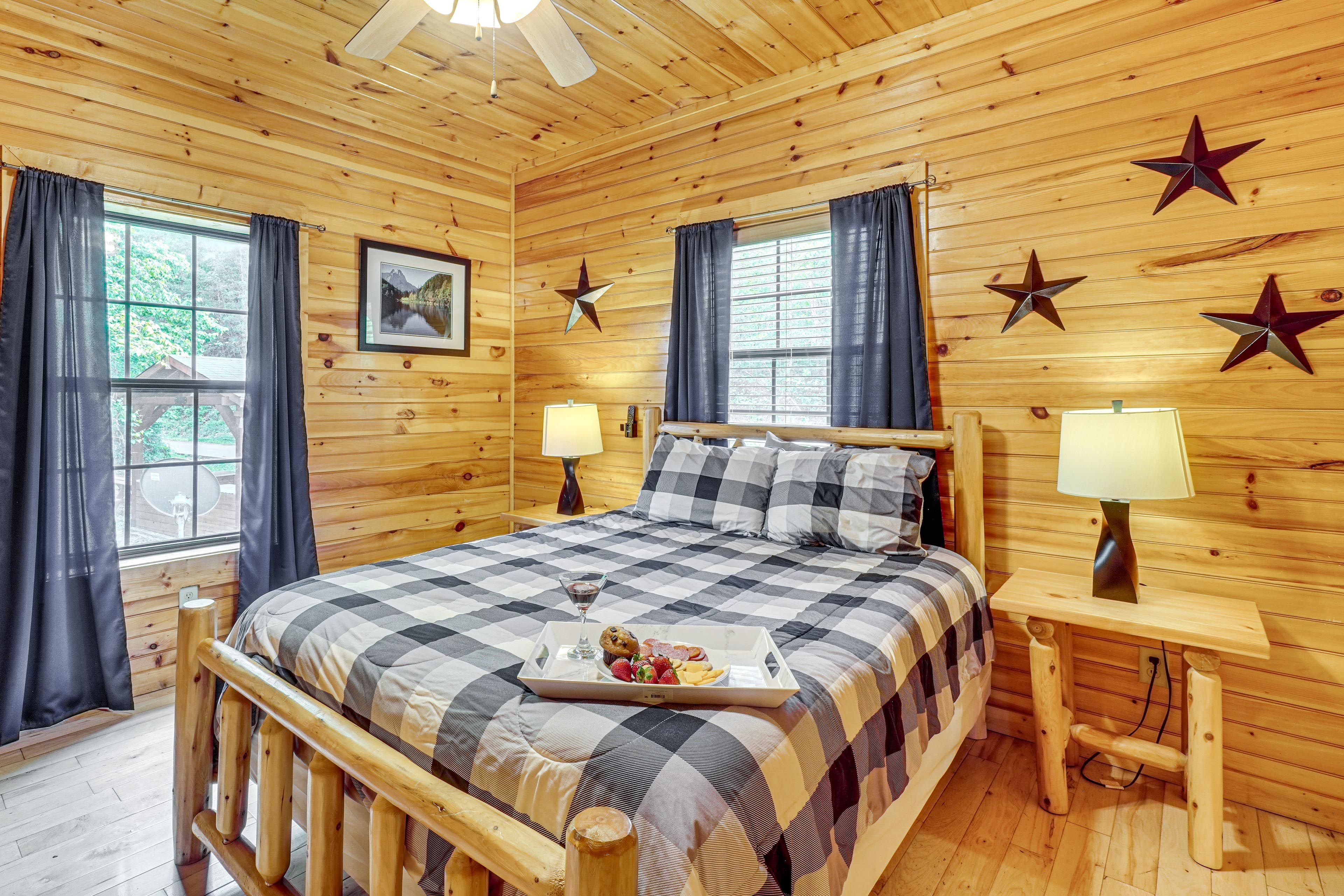 Bedroom 2 | Queen Bed | En-Suite Bathroom