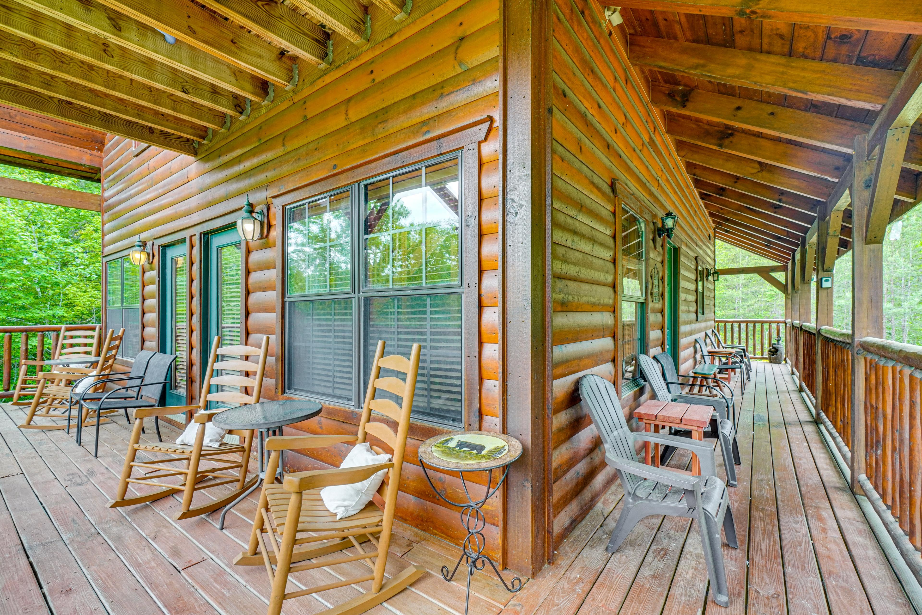 Covered Deck w/ Seating