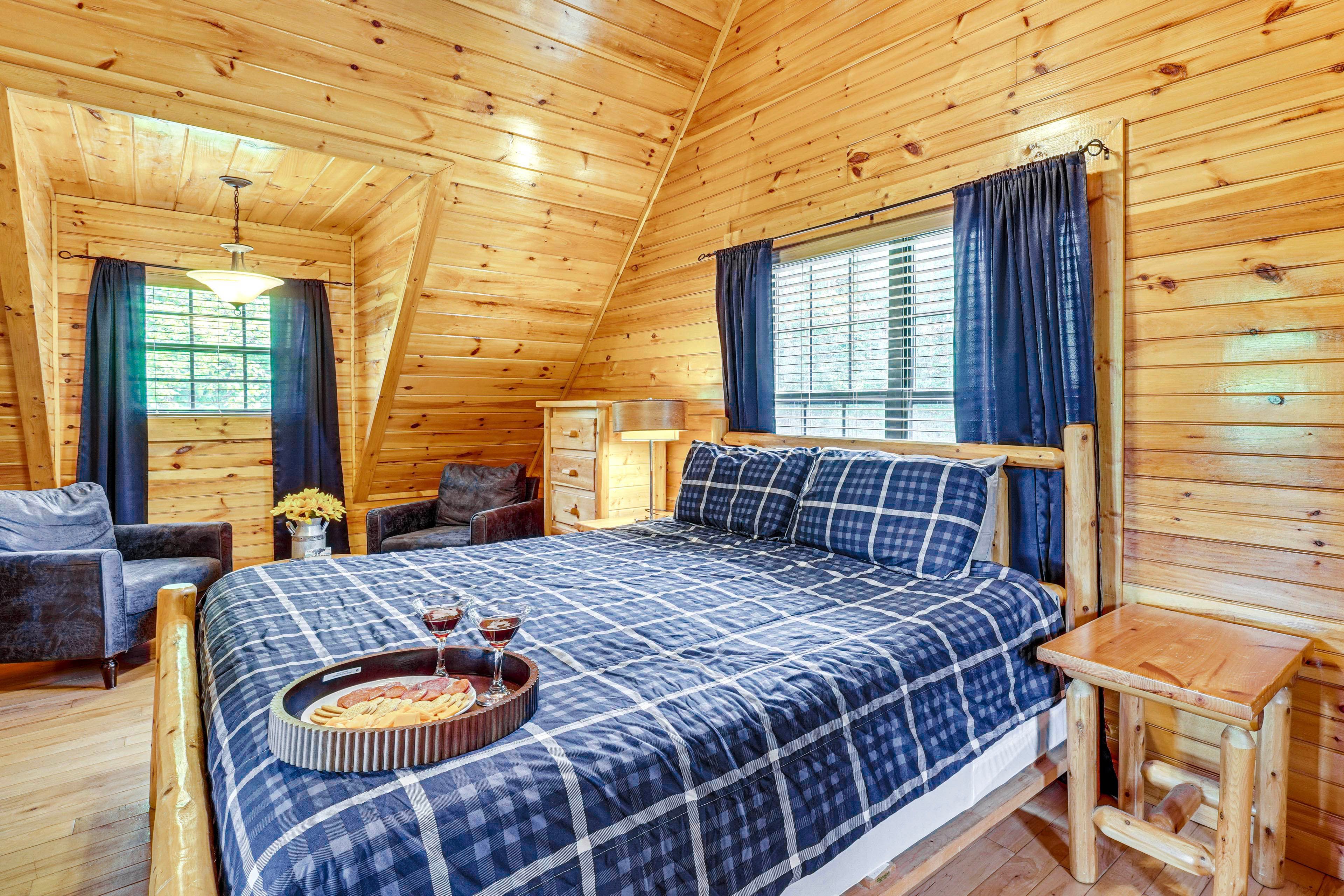 Bedroom 1 | King Bed | Soaking Tub | En-Suite Bathroom