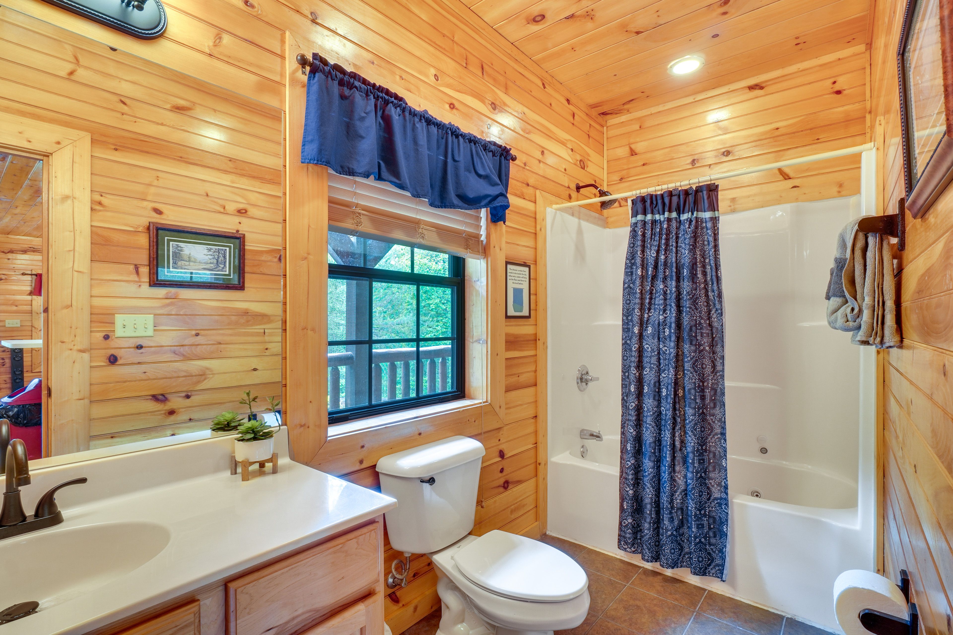 En-Suite Bathroom