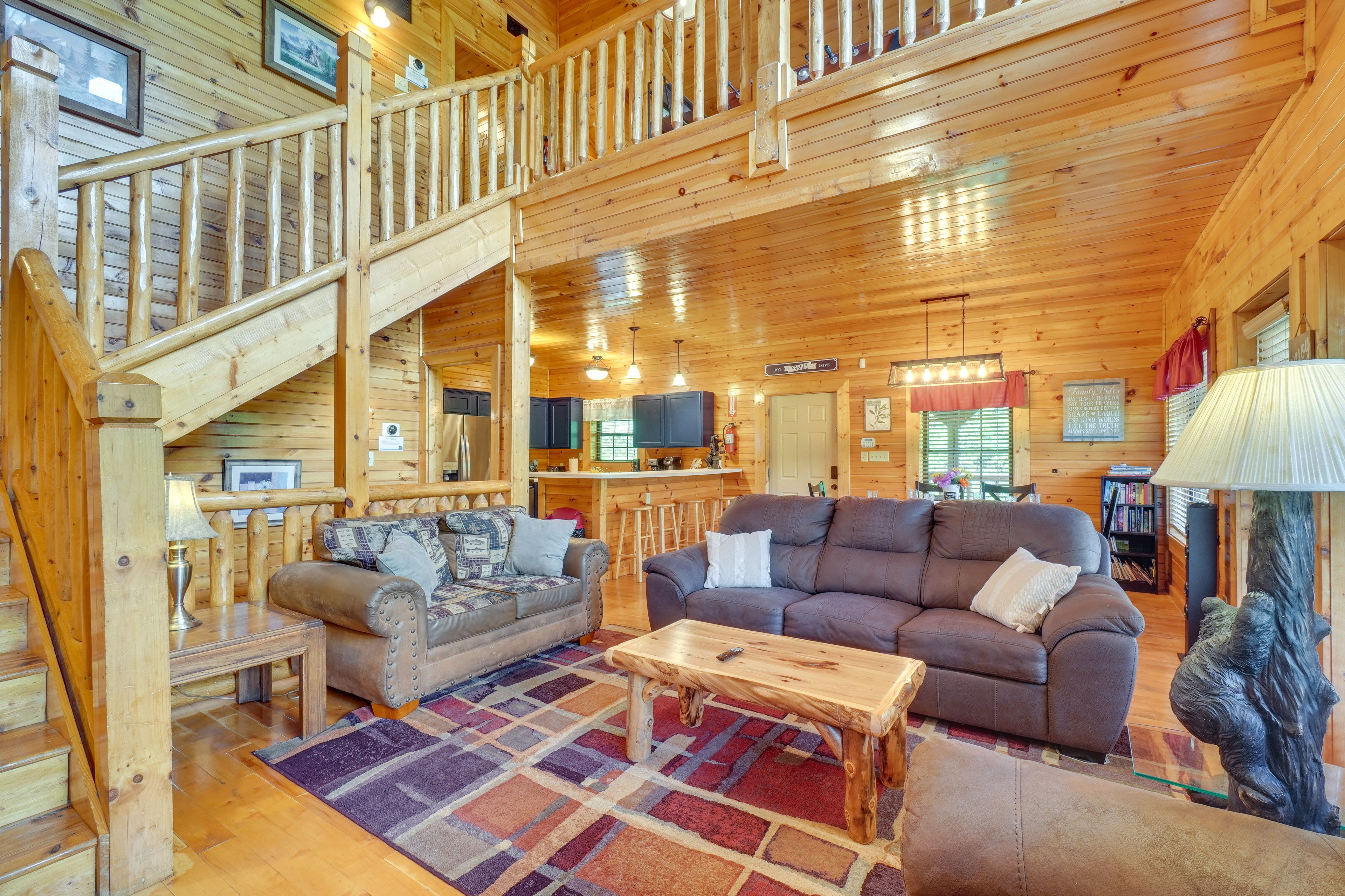 Living Room | Sleeper Sofa | Gas Fireplace | Smart TV | Free WiFi