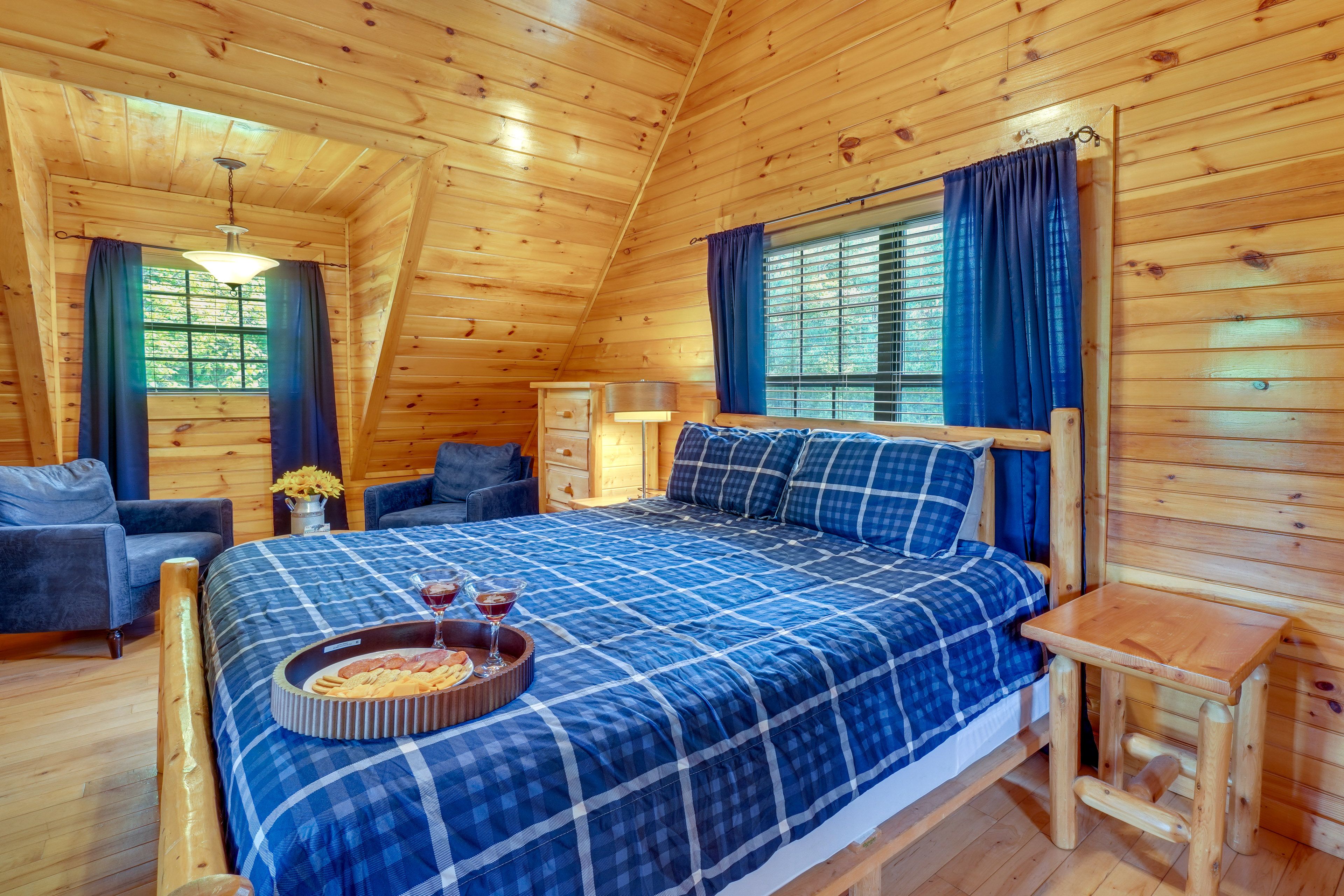 Bedroom 1 | King Bed | Soaking Tub | En-Suite Bathroom