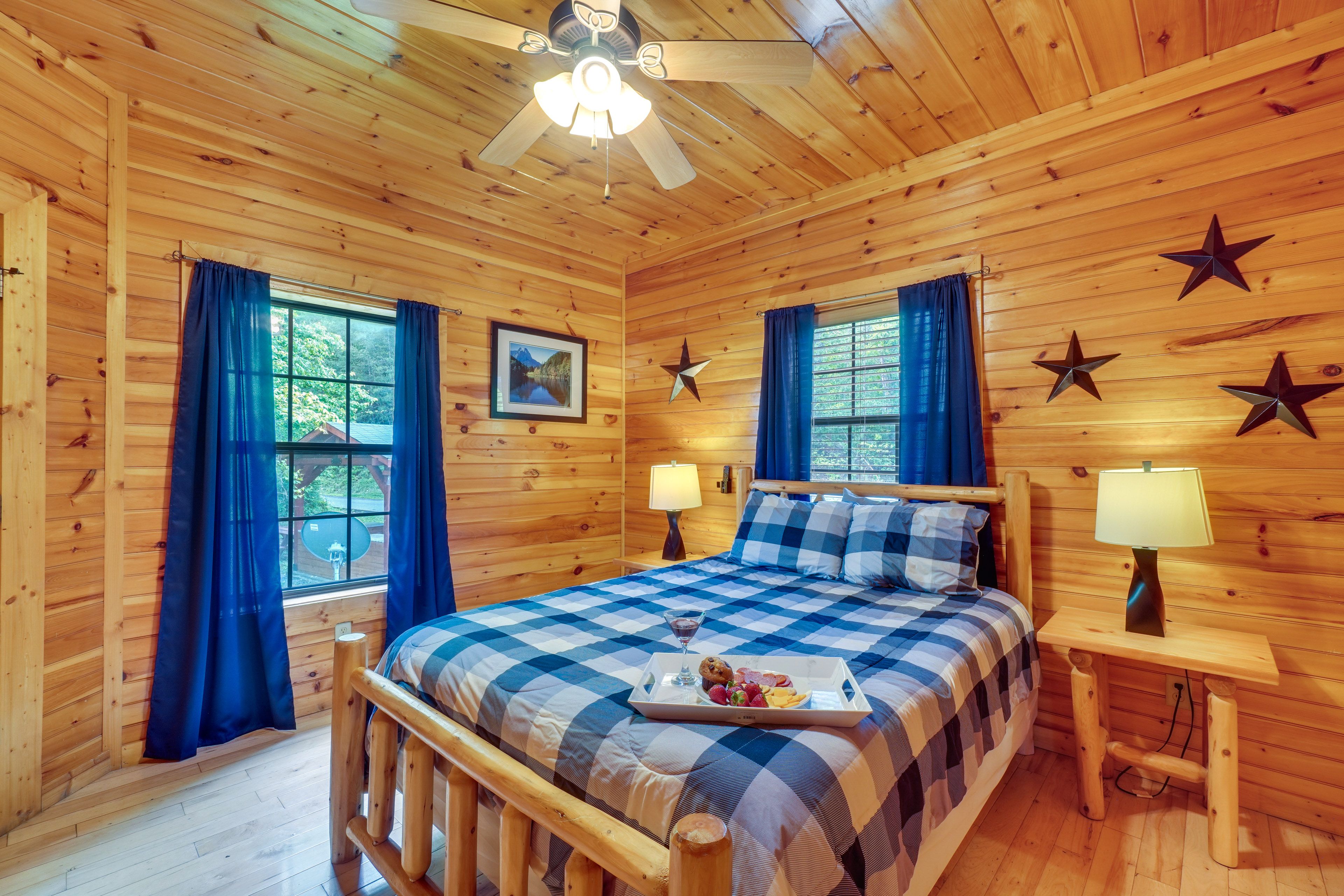 Bedroom 2 | Queen Bed | En-Suite Bathroom