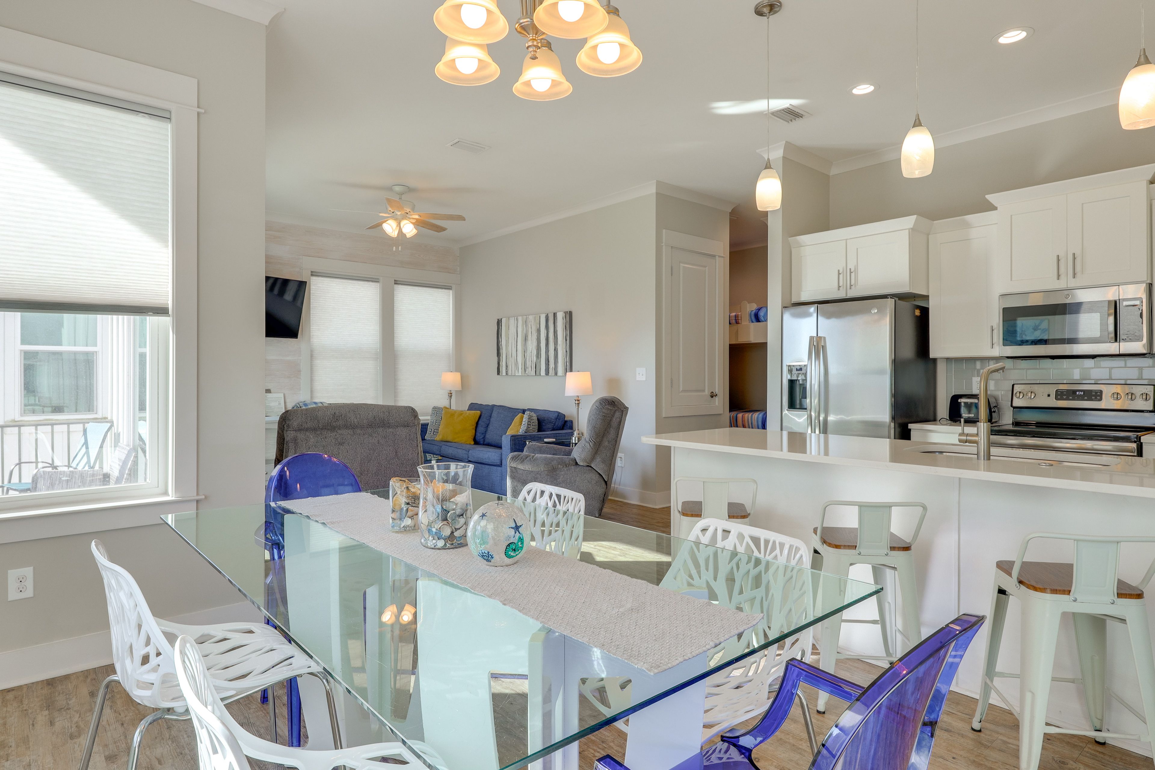 Dining Area | Dishware & Flatware