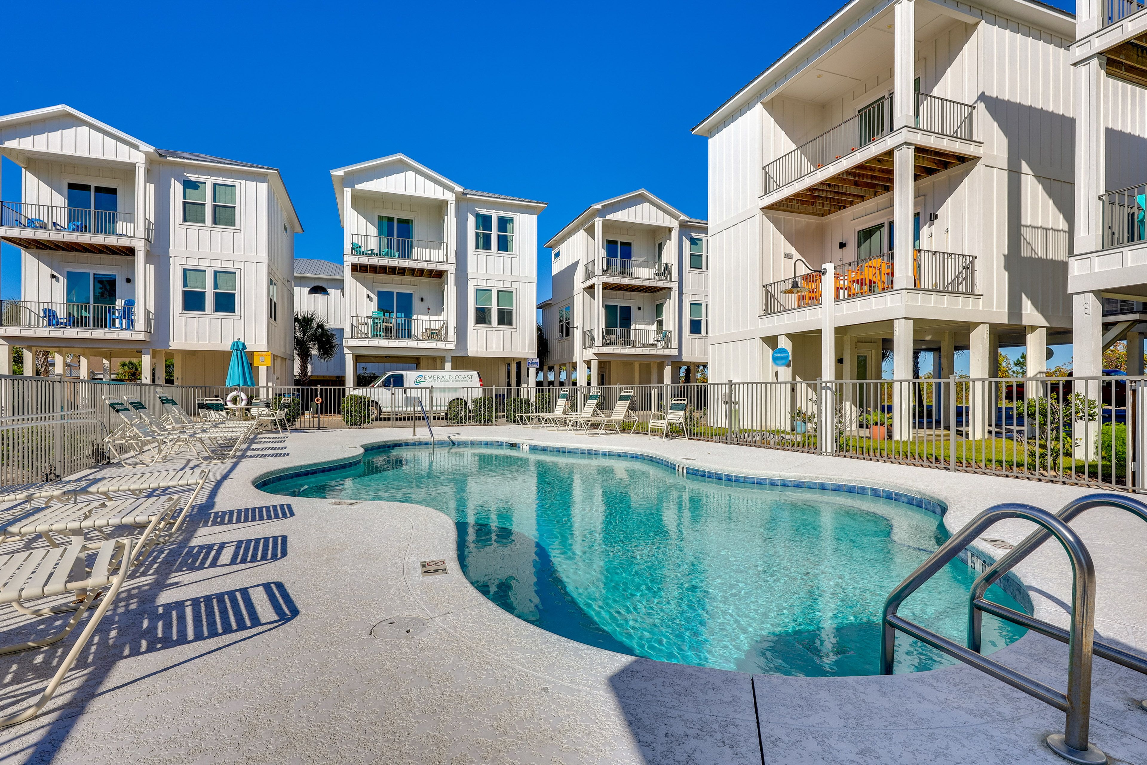 Community Amenities | Heated Outdoor Pool