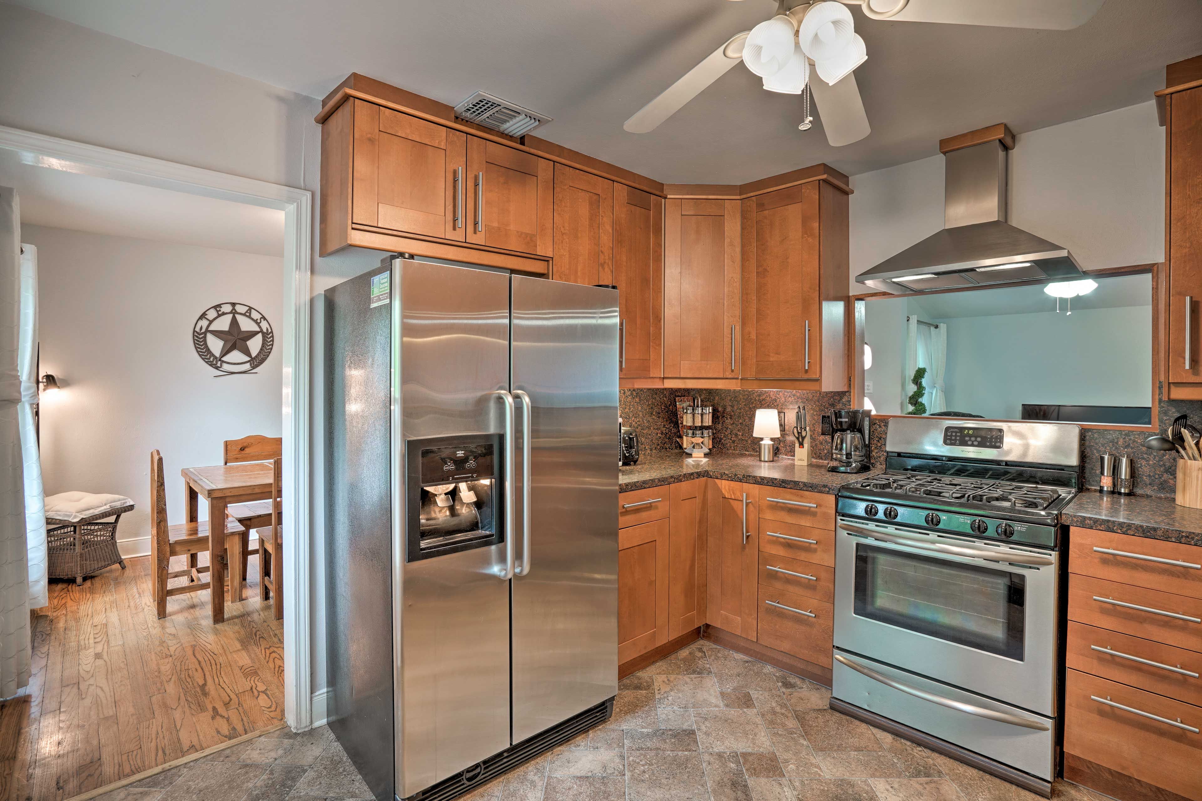 You'll love being able to prepare homemade meals in the fully equipped kitchen.