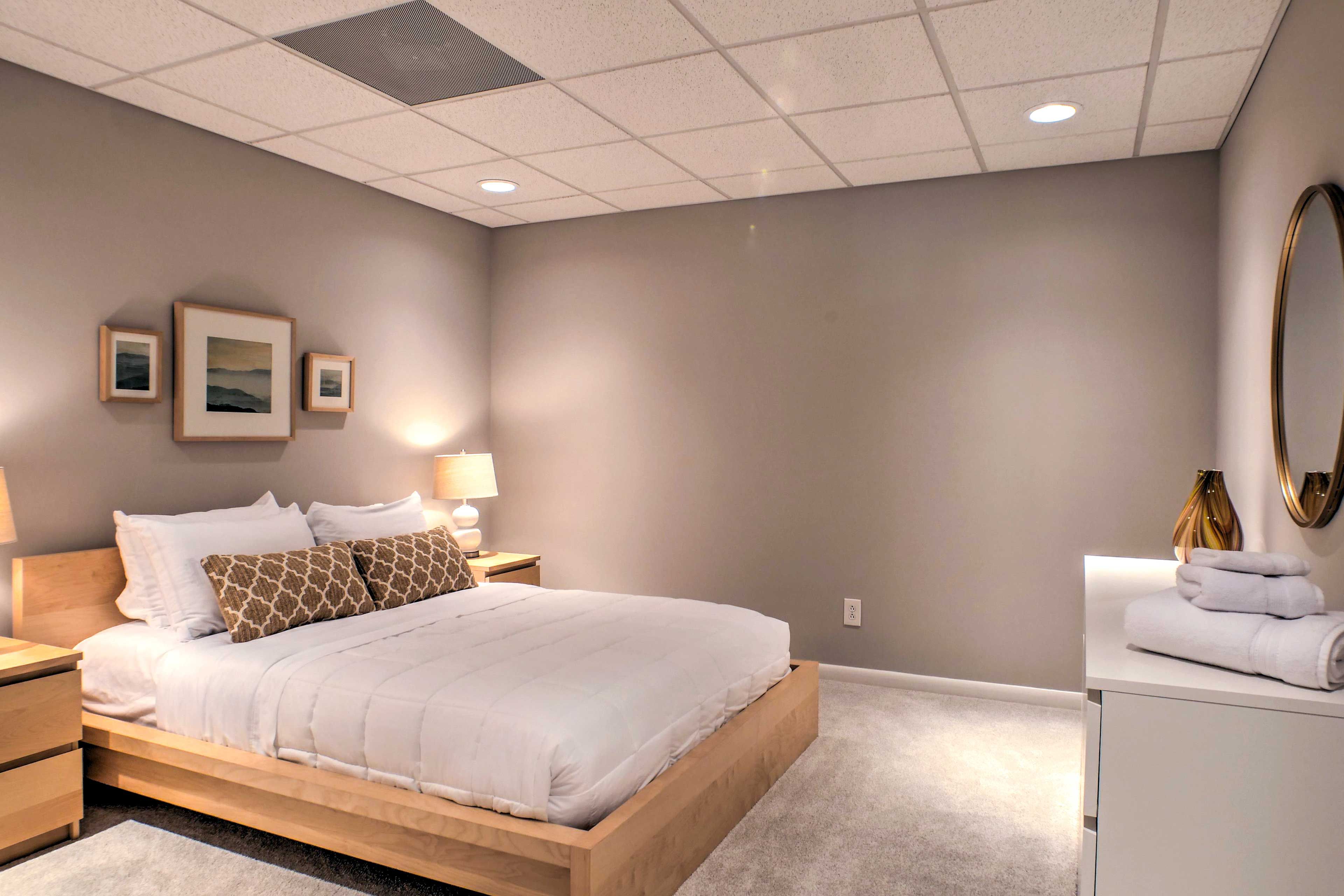 Bedroom 3 | Queen Bed