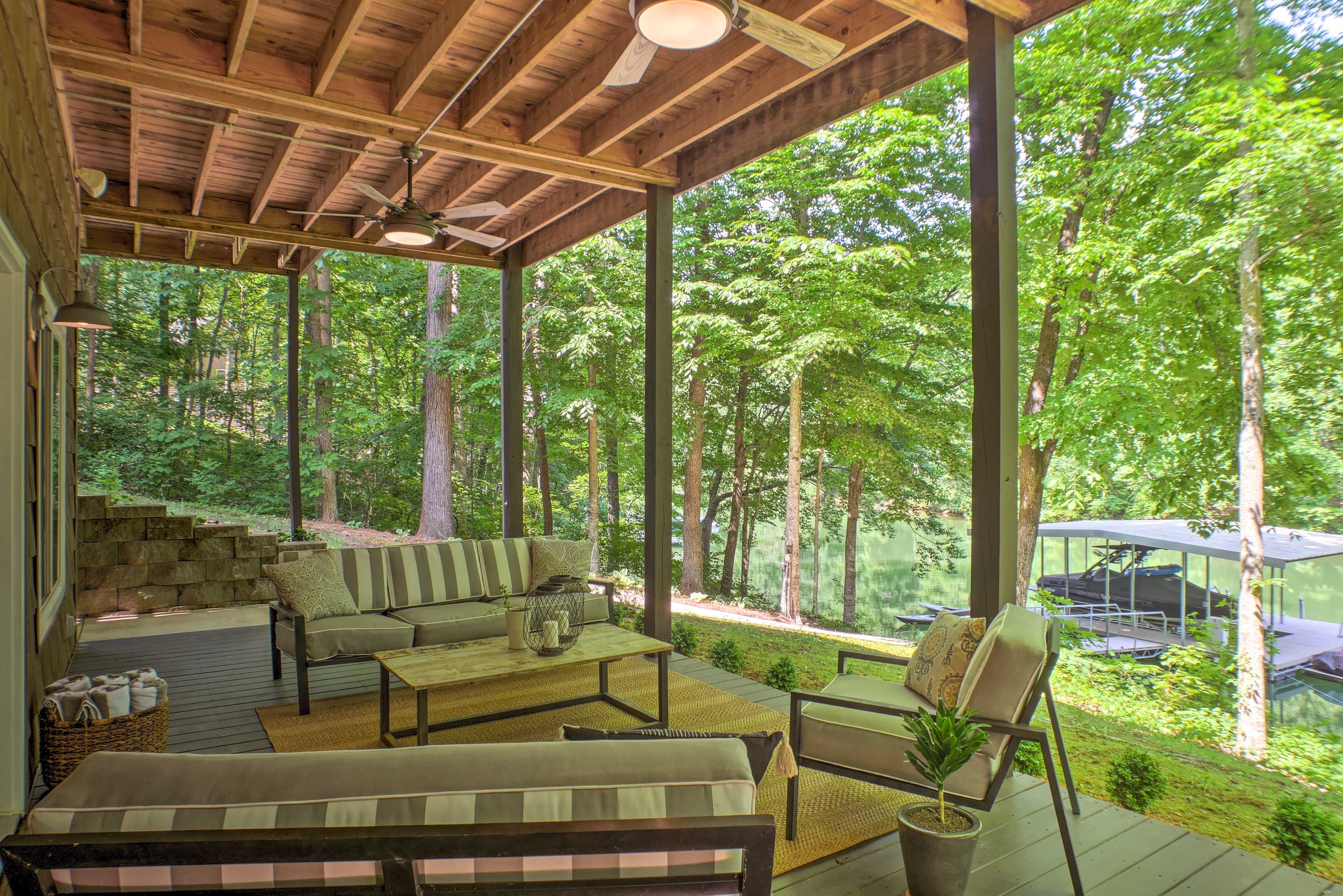 Winchester Vacation Rental | 3BR | 2.5 BA | 2,080 Sq Ft | Stairs to Lake