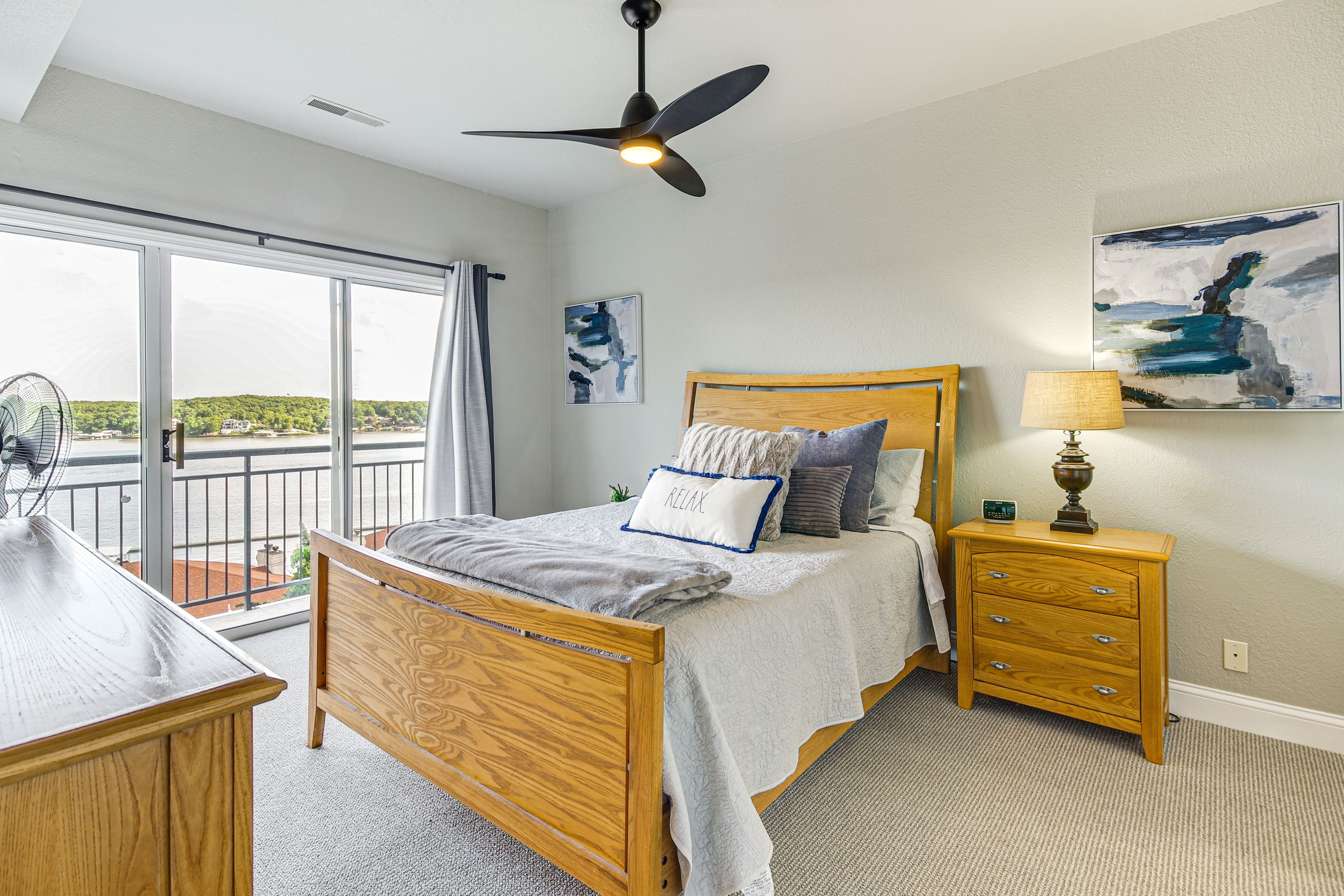 Bedroom 1 | Queen Bed