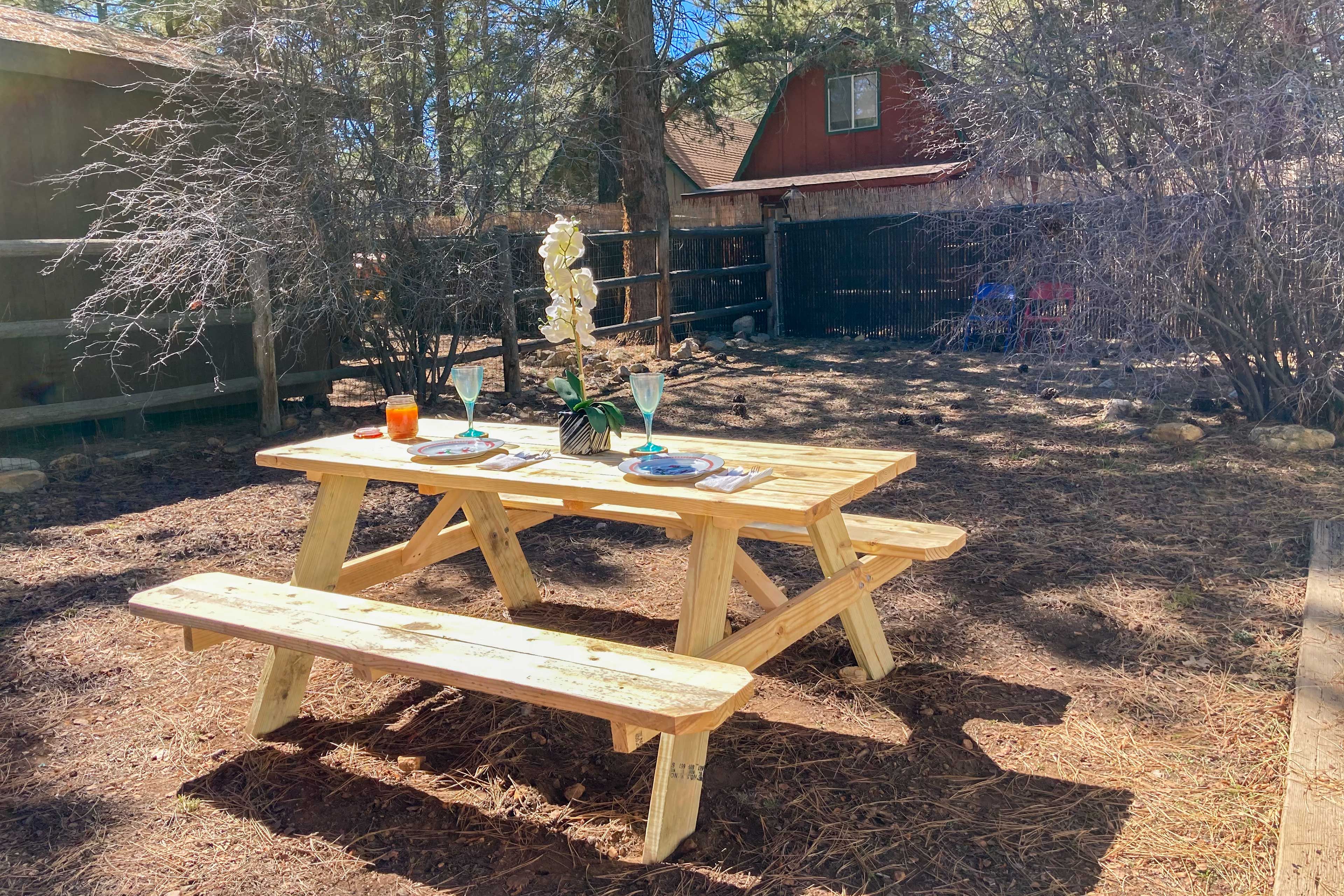 Yard | Picnic Table