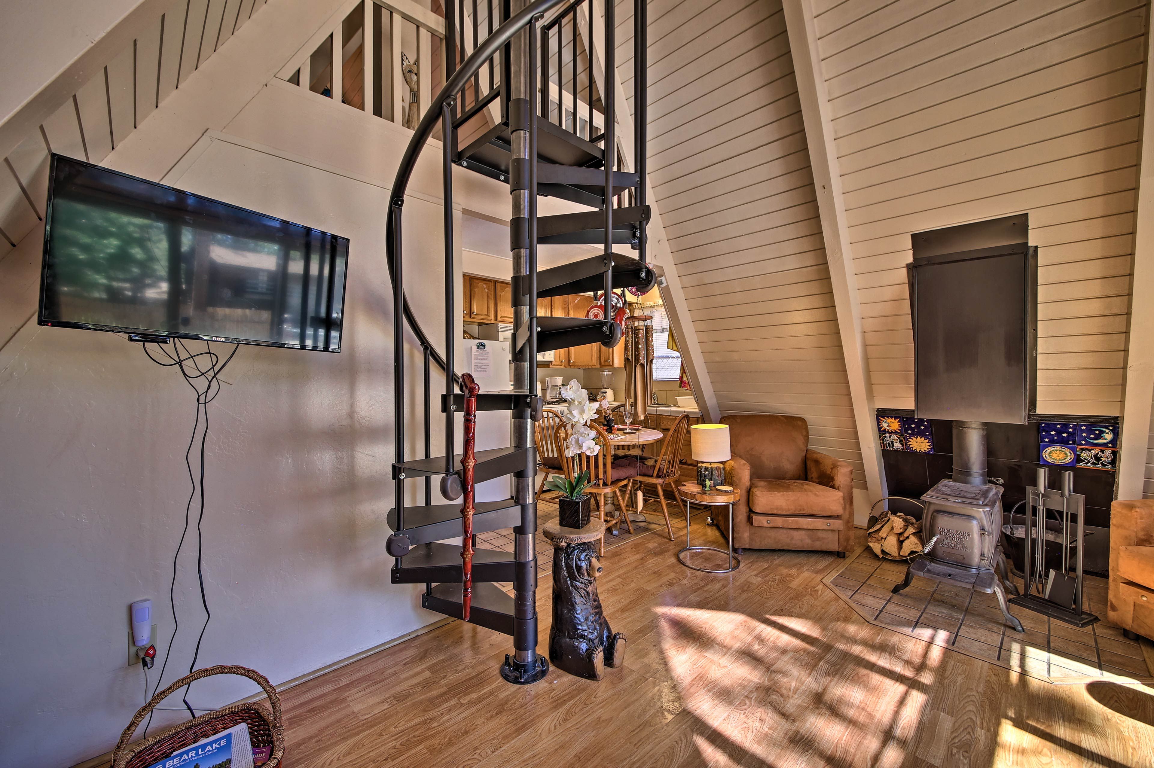 Spiral Staircase | Smart TV | Free WiFi