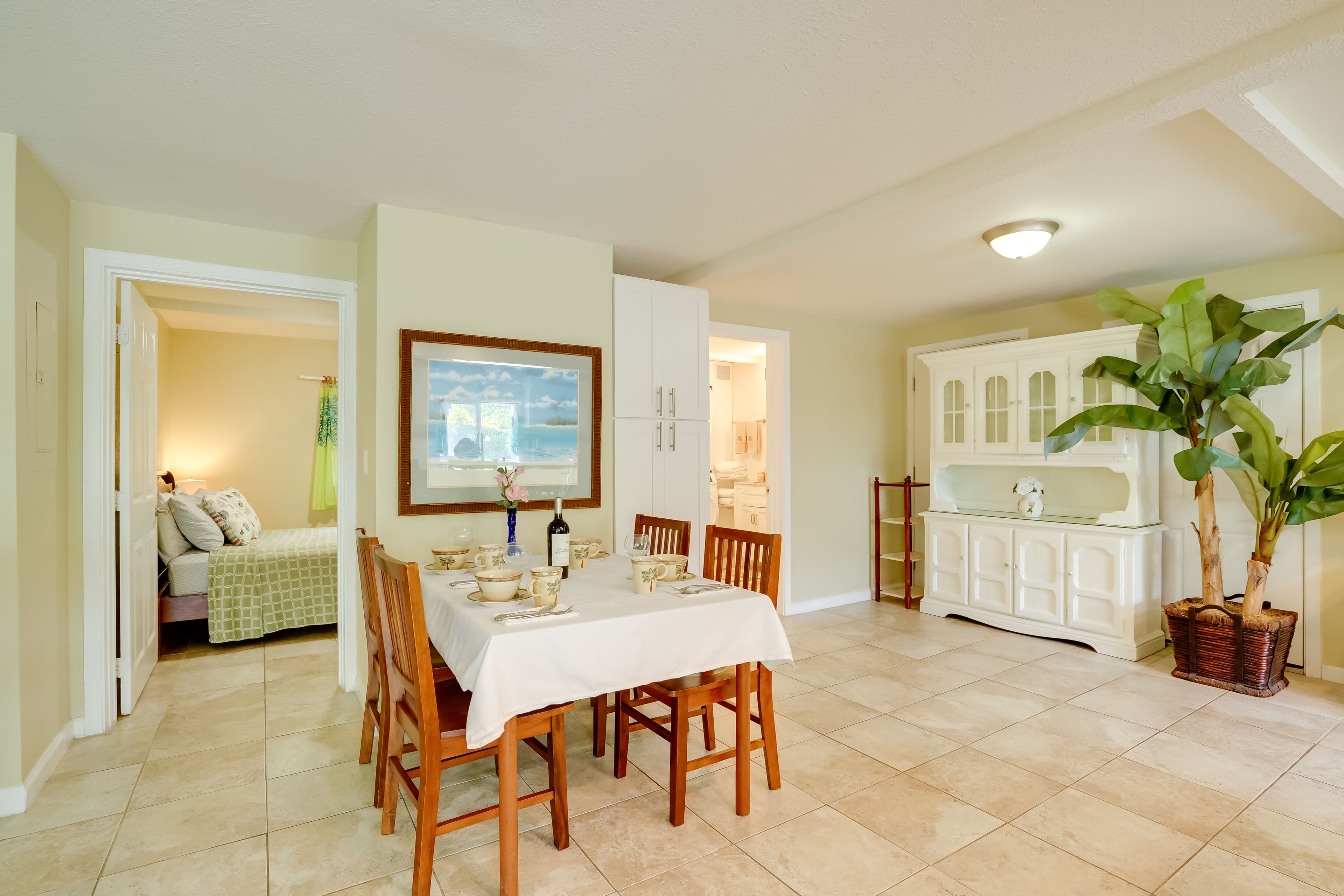 Dining Area | Dishware & Flatware