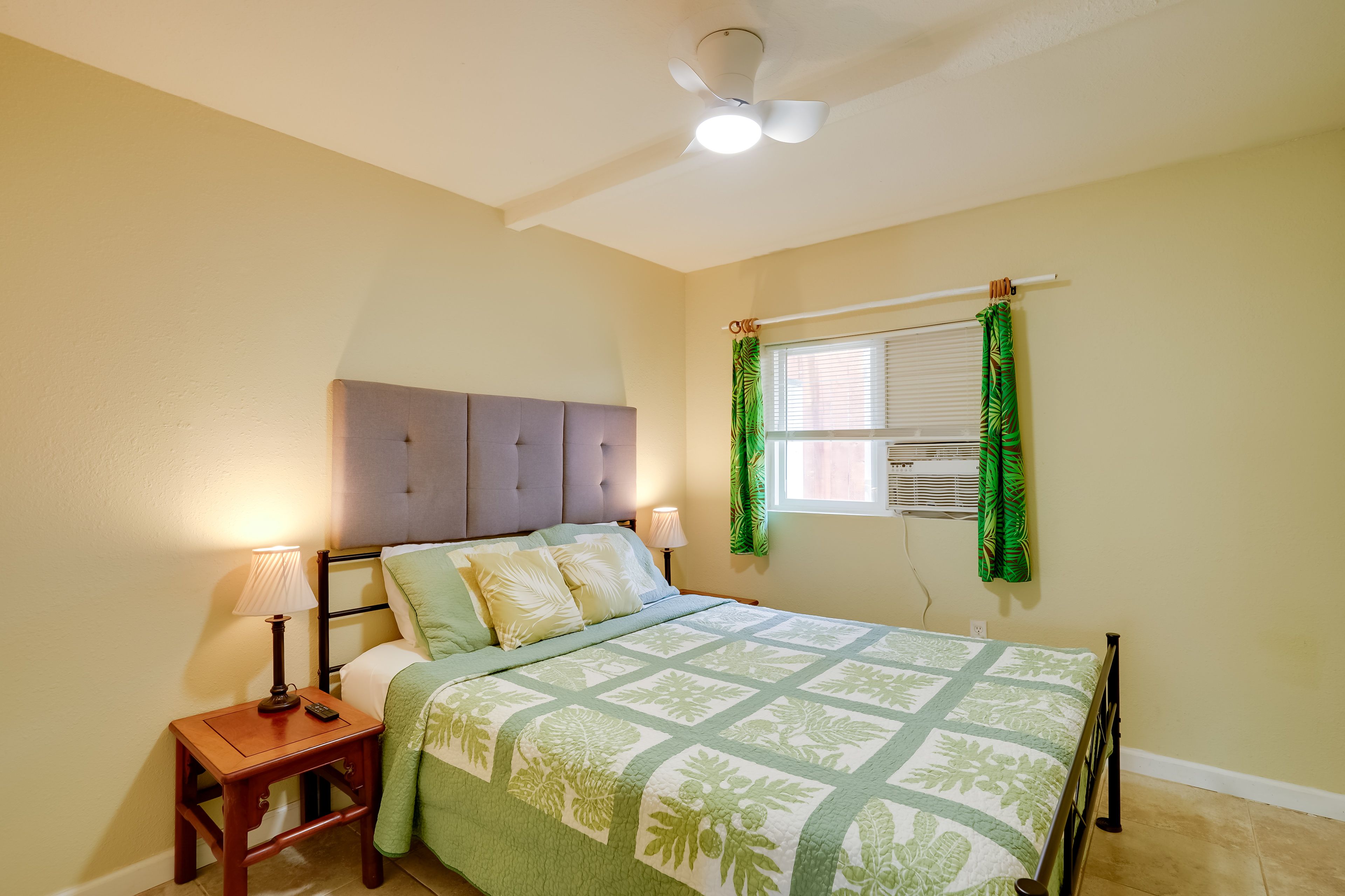 Bedroom 2 | Queen Bed