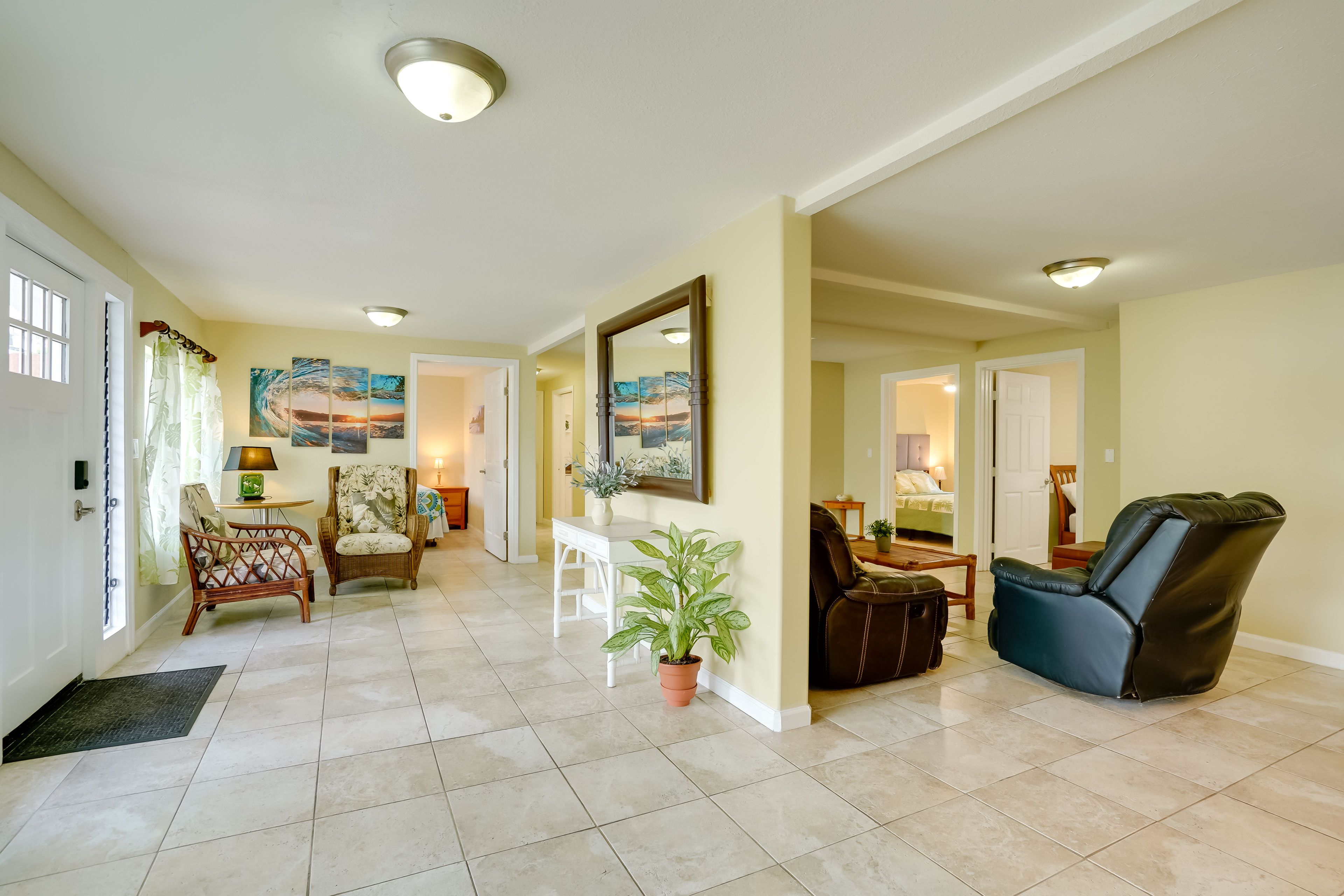 Front Room | Free WiFi