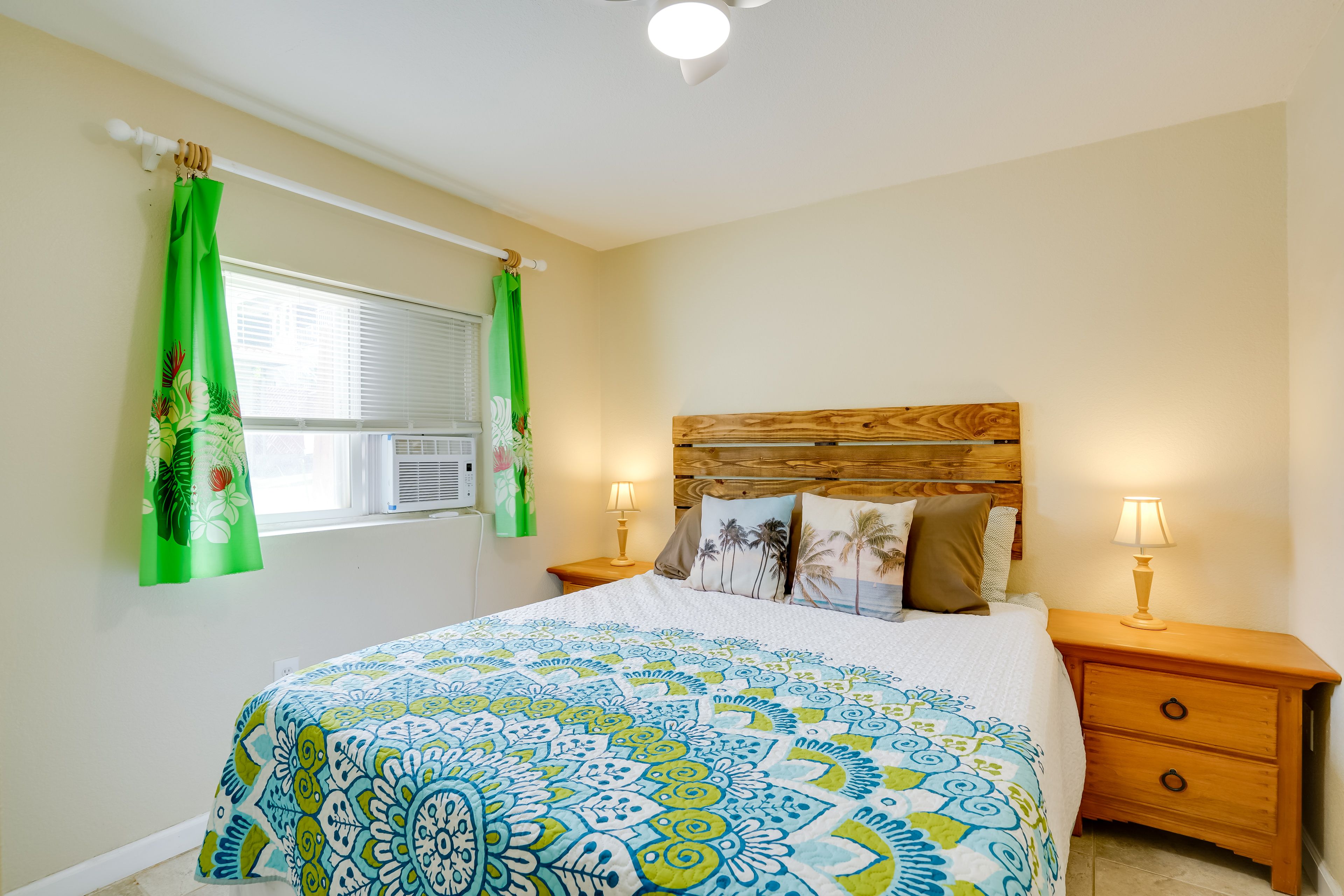 Bedroom 1 | Queen Bed | Linens Provided