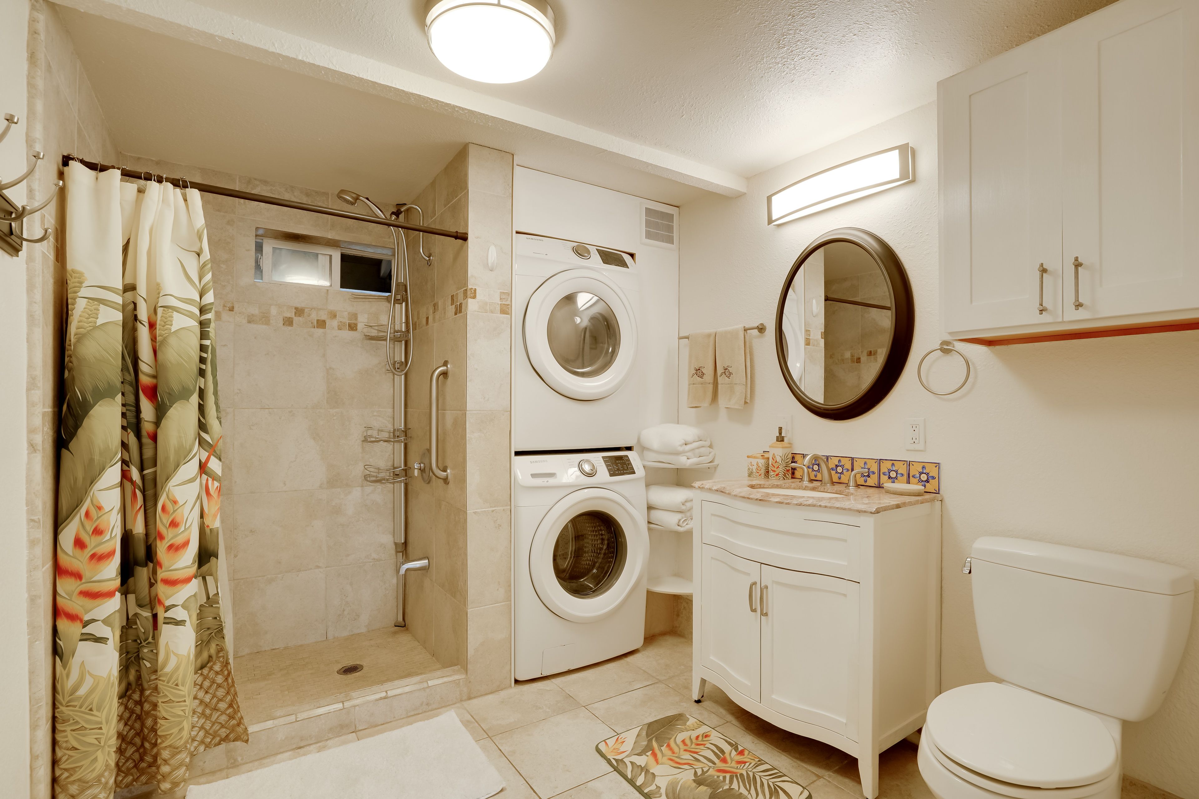 Full Bathroom | Complimentary Toiletries | Washer & Dryer