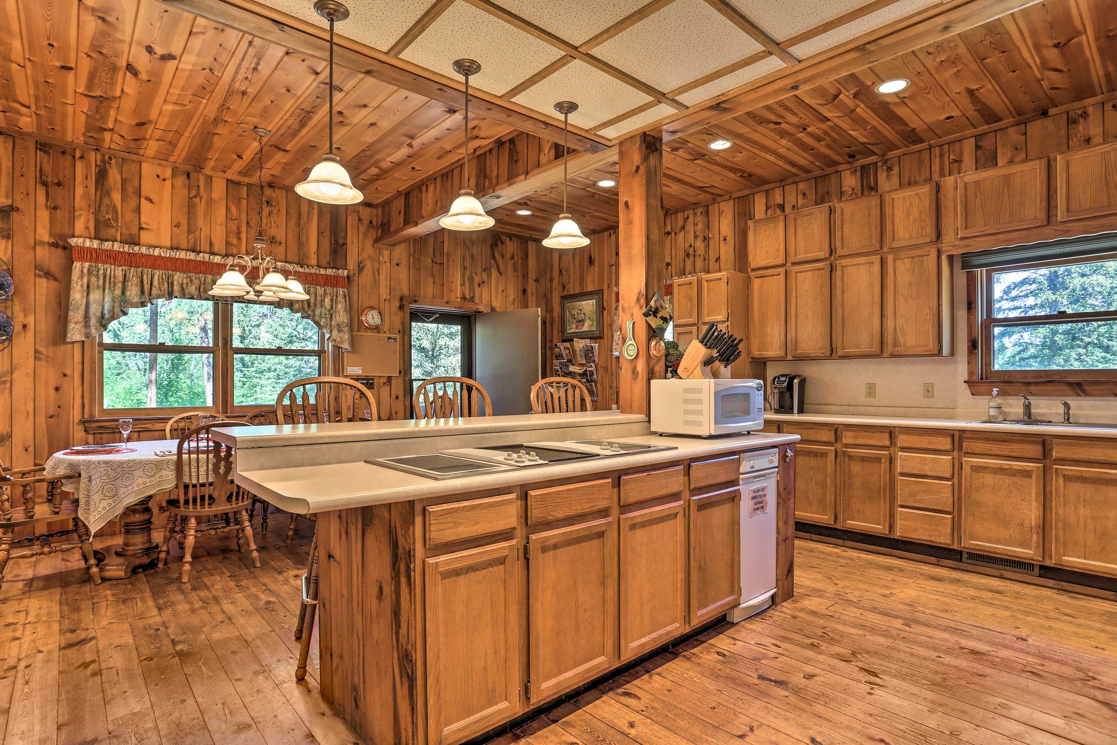 Kitchen | Dishware/Flatware