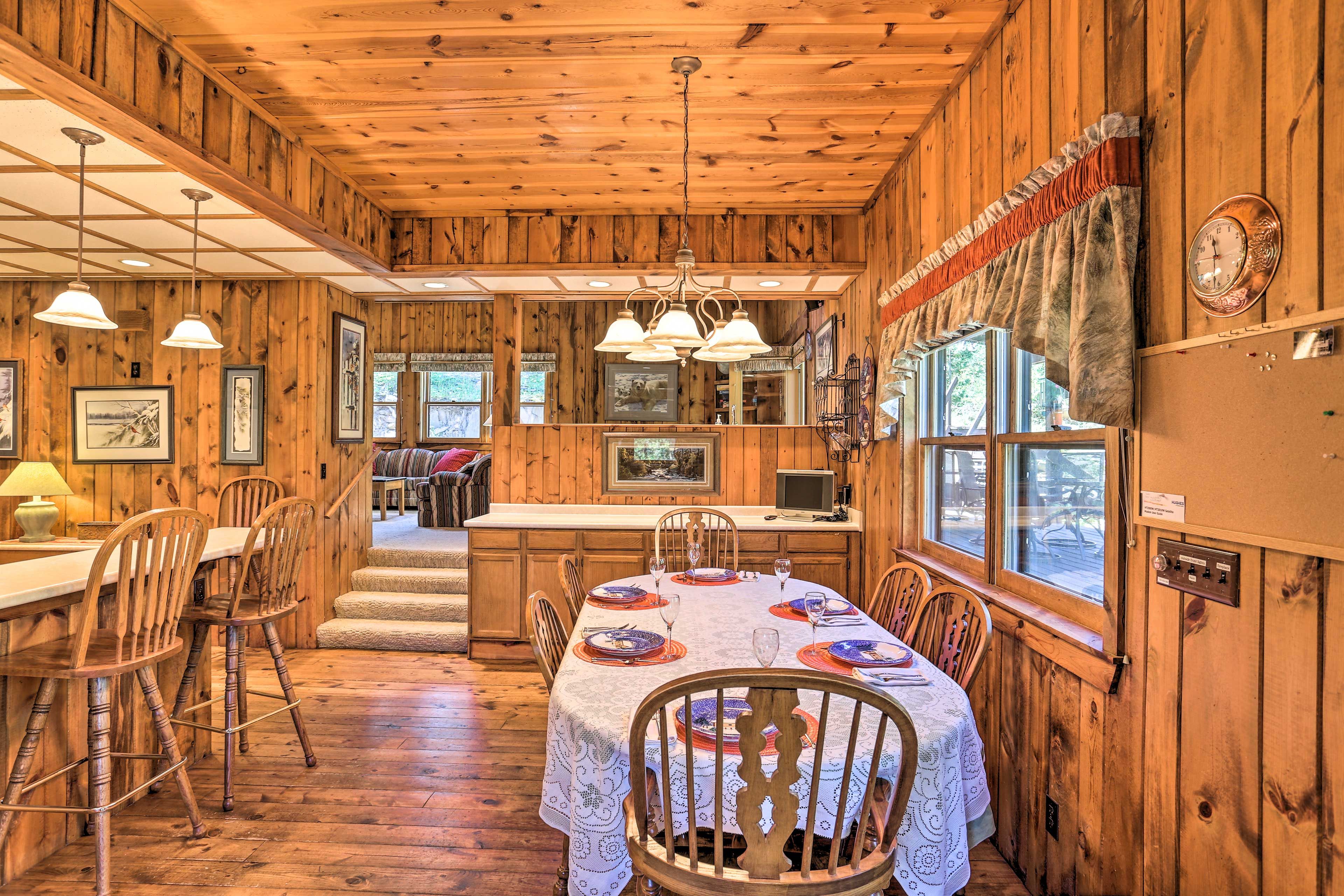 Dining Room | 6-Person Dining Table
